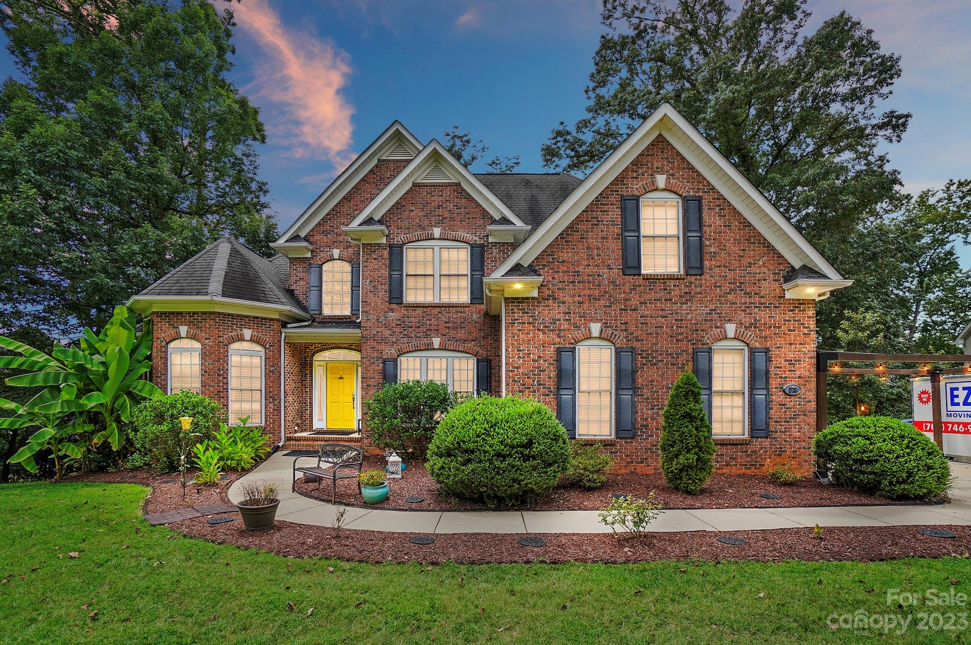 Full Brick Exterior home with 5 Bedrooms and 3 bathrooms. Master Bedroom w Tray Ceiling & Luxury Bath, Formal Dining Rm, Great Rm w Hardwood Floors,  Kitchen, Guest Suite or Home Office w Full Bath, and Laundry all on the main floor.  2 Large Bedrooms w Bonus Rm (w Closet) can be 5th Bedroom or 2nd Home Office or Media Rm and extra storage. All New SS Appliances, Corian Counters tops,  Gas Range, Center Island w Jenn-Air Grill.
Cul-de-Sac location, Huge Lot with No HOA, High Ceiling Walk-Out Basement, Energy-Saving Insulated  Roof Lining. I-77 Access, Shops, Restaurants, Supermarkets,  Mooresville Graded School District, and Selection of Private Schools  and DayCare.
--