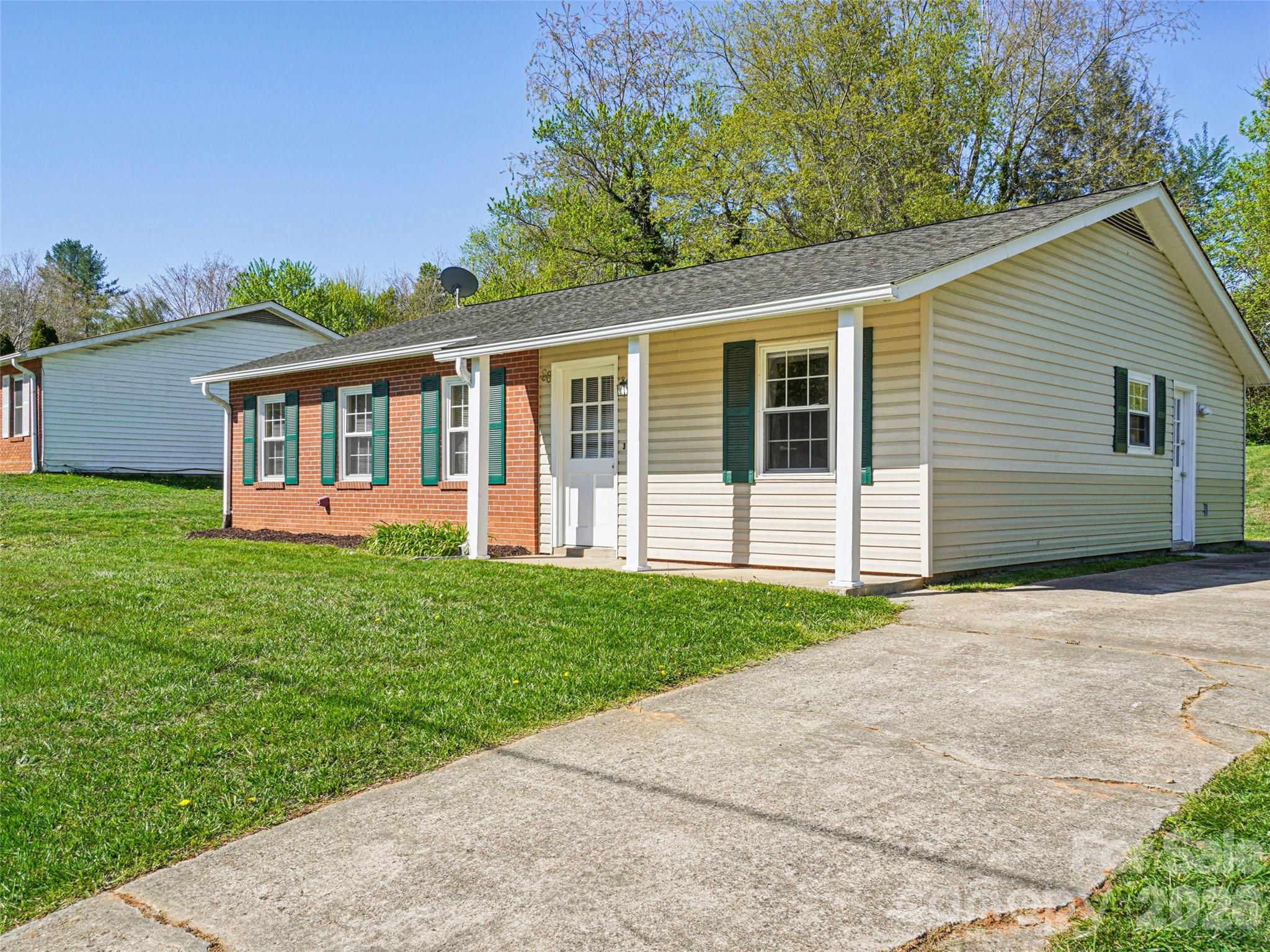 Single-Level Living - This four-bedroom residence offers a well designed floor plan that features a huge eat-in kitchen with ample space for storage. The back patio makes for a quiet retreat that is ideal for warm evenings and weekend BBQs. Meticulously kept and located for quick access to all conveniences. This property offers the best of County living and amenities of the City.