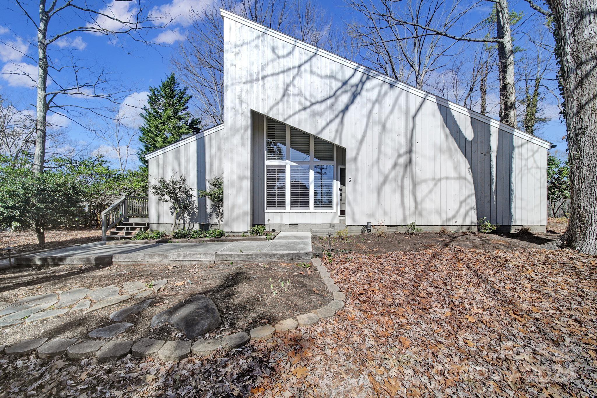 Amazing architectural gem completely renovated in 2021. This ranch style home is the perfect blend of modern design and natural beauty. Soaring ceilings and picturesque windows fill the home with an abundance of light. Modern kitchen with quartz countertops and gas range are perfect for the chef in the family. An oversized primary bedroom with large sliding doors overlook a private backyard. Beautifully renovated spa like bathroom is the perfect spot to relax. Three more bedrooms and lots of storage give ample opportunity for a home office. This home is one level living at it's best!
River Hills is a beautiful, private, lake and golf community in South Carolina just outside of Charlotte NC. It offers 24hr security, private Country Club with 18 hole golf course, tennis courts, pickle ball and pool. Neighborhood lakefront beach and dog park plus a marina for all your summer fun! Close to all major interstates, shopping and Charlotte Douglas Airport. Award Winning Clover Schools.