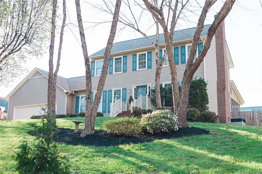 Great floor plan on a beautiful lot in a desirable location! Lots of updates, beautiful kitchen with granite and lots of cupboard space, den with brick fp, spacious great room with lots of light, wood, tile and laminate floorings. Screened porch, huge deck overlooking large fenced rear yard! Spacious master bedroom, oversized garage. HVAC replaced 2015.