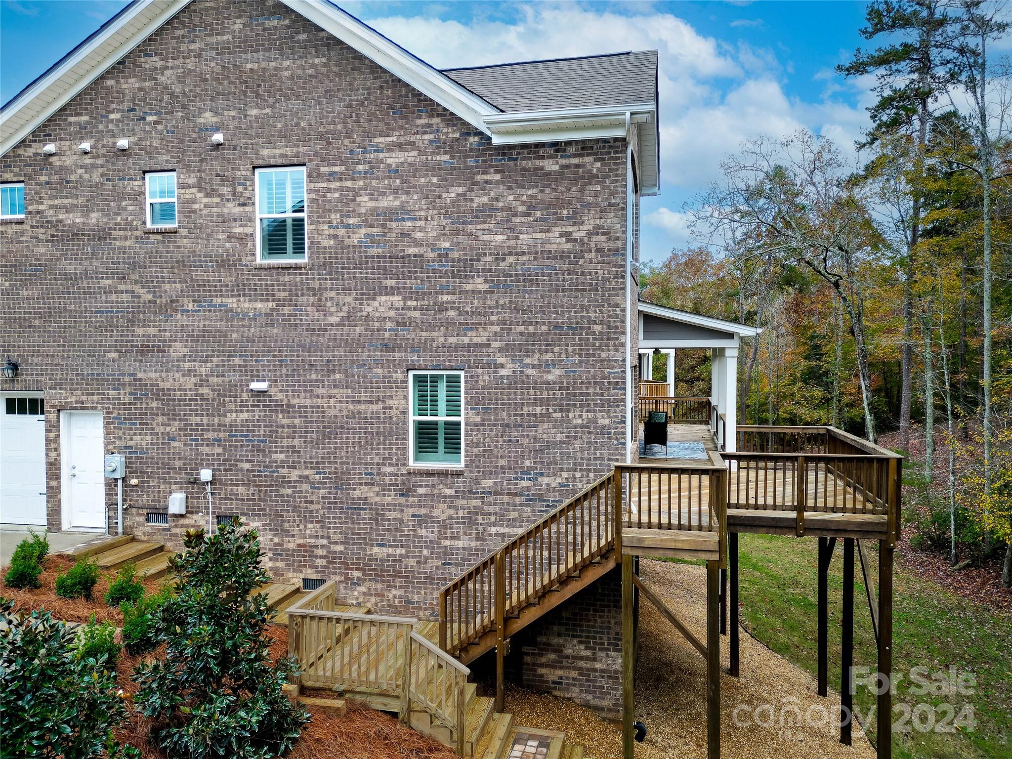 The Retreat At Sunset Ridge - Residential