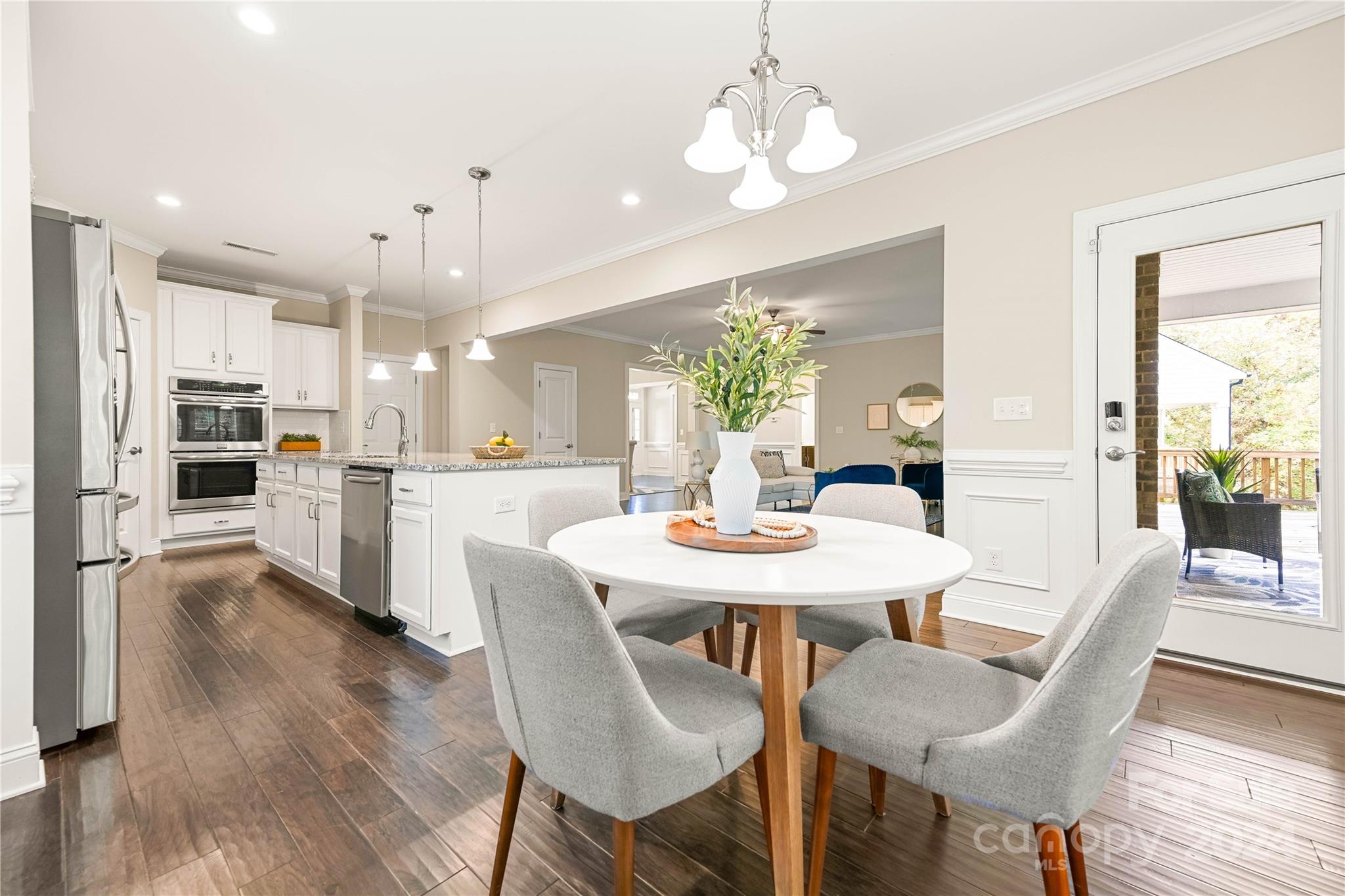 The Retreat At Sunset Ridge - Residential