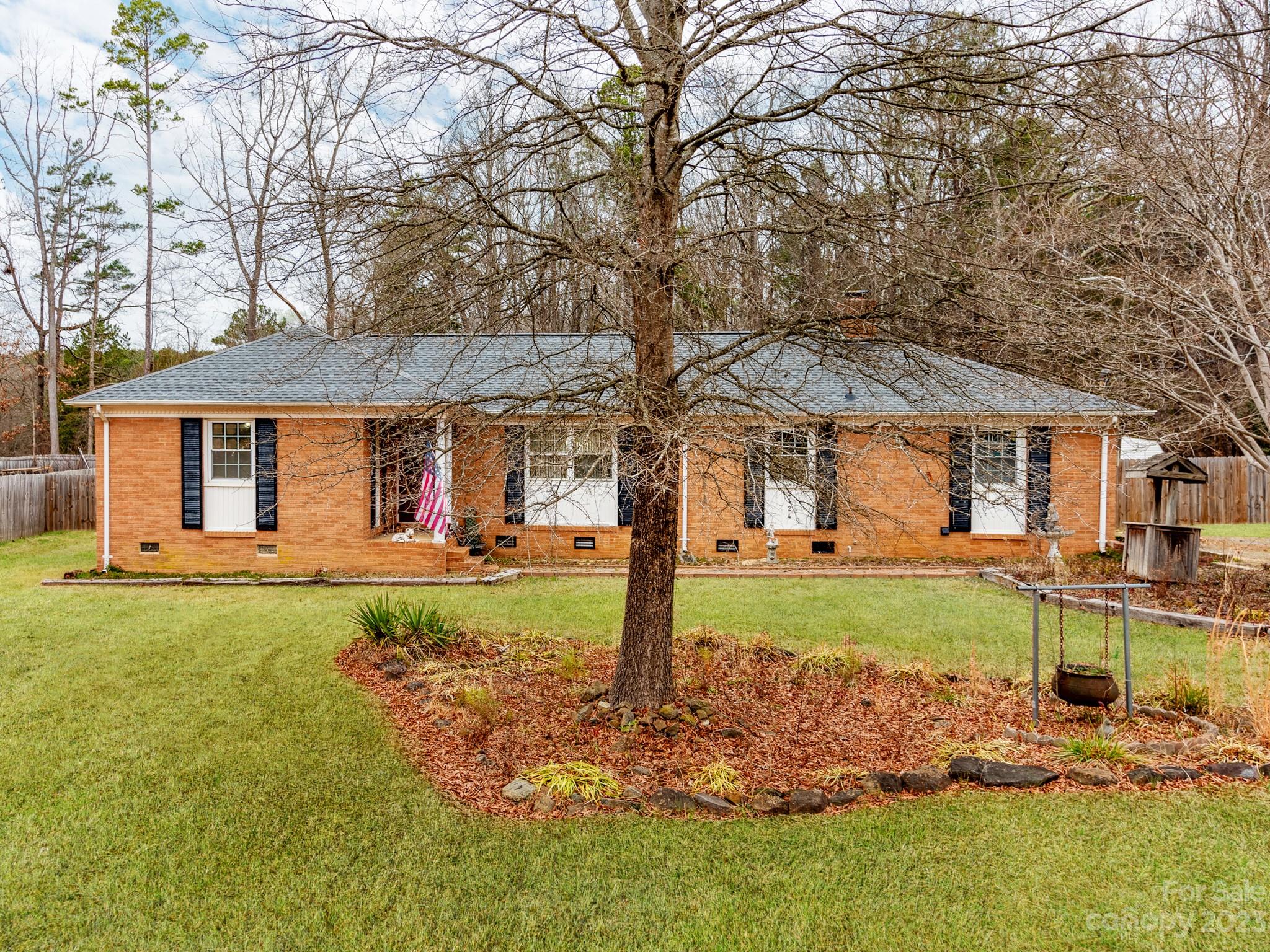 Spacious ranch in move-in condition in the established neighborhood of Oakdale! Home sits on .44 acres. Beautiful Kitchen with lots of counterspace with center island. Dinning room sit just off the kitchen over looking a large backyard with newer wood privacy fence. large Primary bedroom with refinished primary bath. New sincks, Shower, flooring, fixtures and garden tub! HVAC 2019 New ROOF 2021 New well pump 2019 Priced to sell! Excellent location convenient to downtown, Charlotte Motor Speedway, Whitewater Ctr, Prime Outlets, airport, I-77, 85, 485 & Hwy 16.