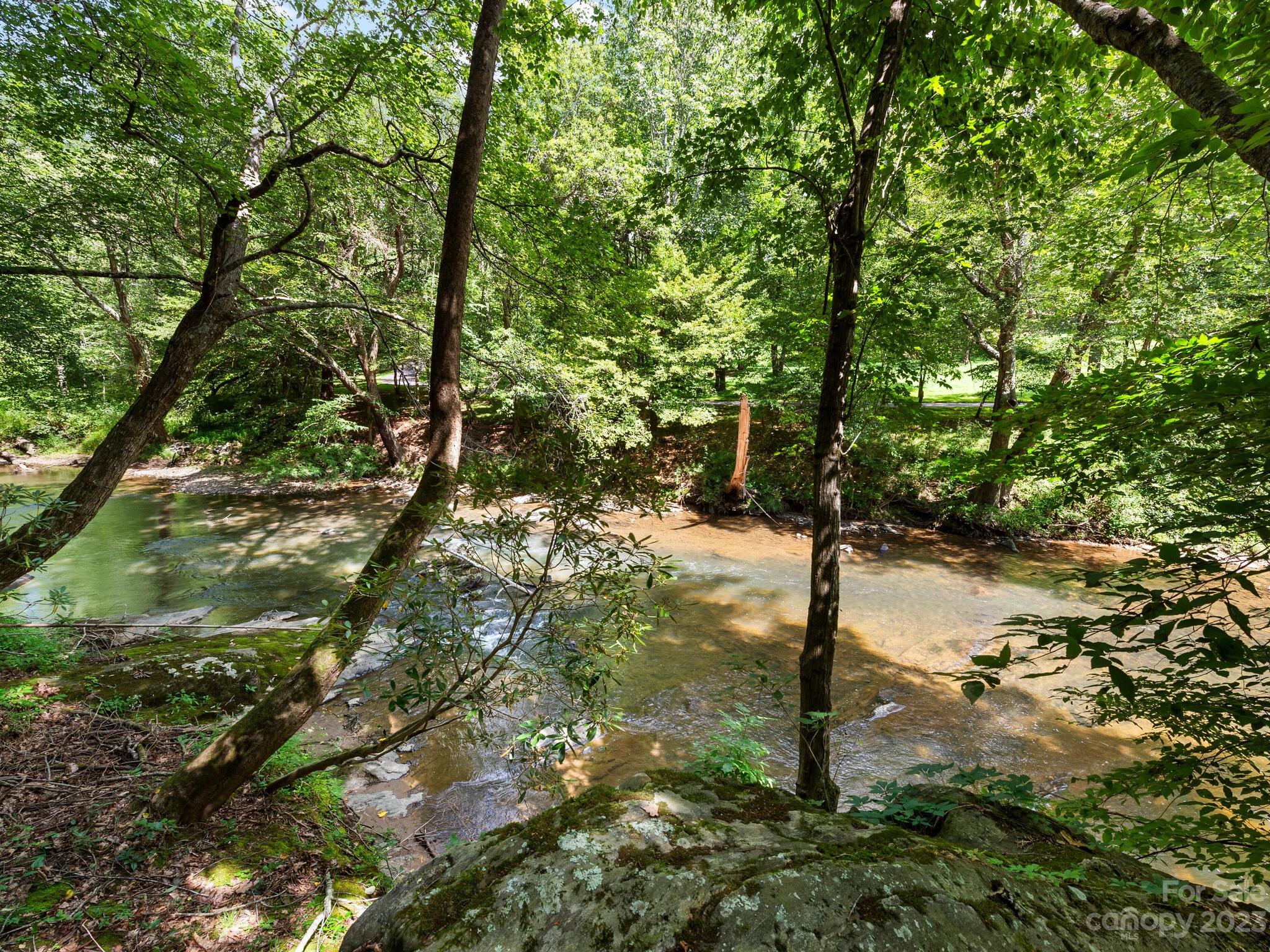 Botany Woods - Land