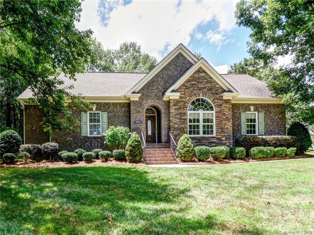 Pristine 1.5 Story Ranch Home w/2-Car Garage in Waterfront Lake Club!Open Floorplan
w/Dining, Gourmet Kitchen w/Large Island & Granite Counters, Great Room w/Stone Fireplace, Living Room, 
Master Suite w/Bath & WIC, 2 Bedrooms & Full Bath All On One Level!Bonus w/Full Bath Above Garage.Tons of Natural Light & Gorgeous Hardwood Floors!Fabulous Outdoor Living Space w/Community Dock Access to Lake Wylie! New Roof in 2004, New HVAC System Approx. 2012.Immaculate & Ready for Move-In!Visit Today!