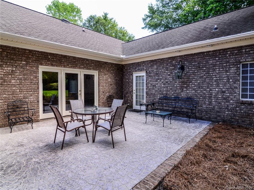 Lake Club - Residential