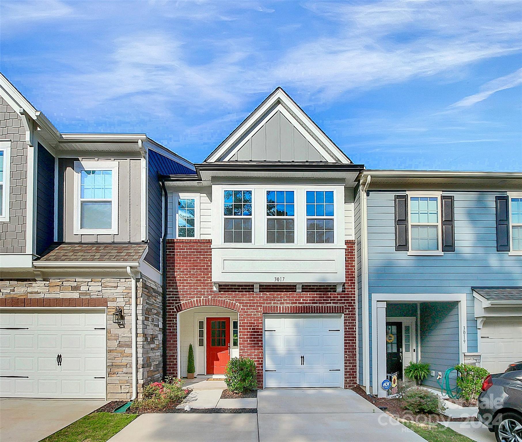 Experience an incredible Fort Mill community and everything it has to offer in this beautiful like-new townhome from DRB Homes. Built in 2021 with 3 beds up and 2.5 baths. The property has everything you need with an attached garage, open kitchen and entertaining space, side-by-side laundry upstairs and fenced-in yard. The picturesque Masons Bend neighborhood is situated along the Catawba River, just off I77. Close proximity to everything Fort Mill and Rock Hill. It has tons of amenities including a clubhouse, gym, yoga room, indoor and outdoor fireplaces, playground, two pools, private kayak launch and hiking trails. Not to mention the desirable Fort Mill school district and quick access to Charlotte. Come tour it today and make it home!