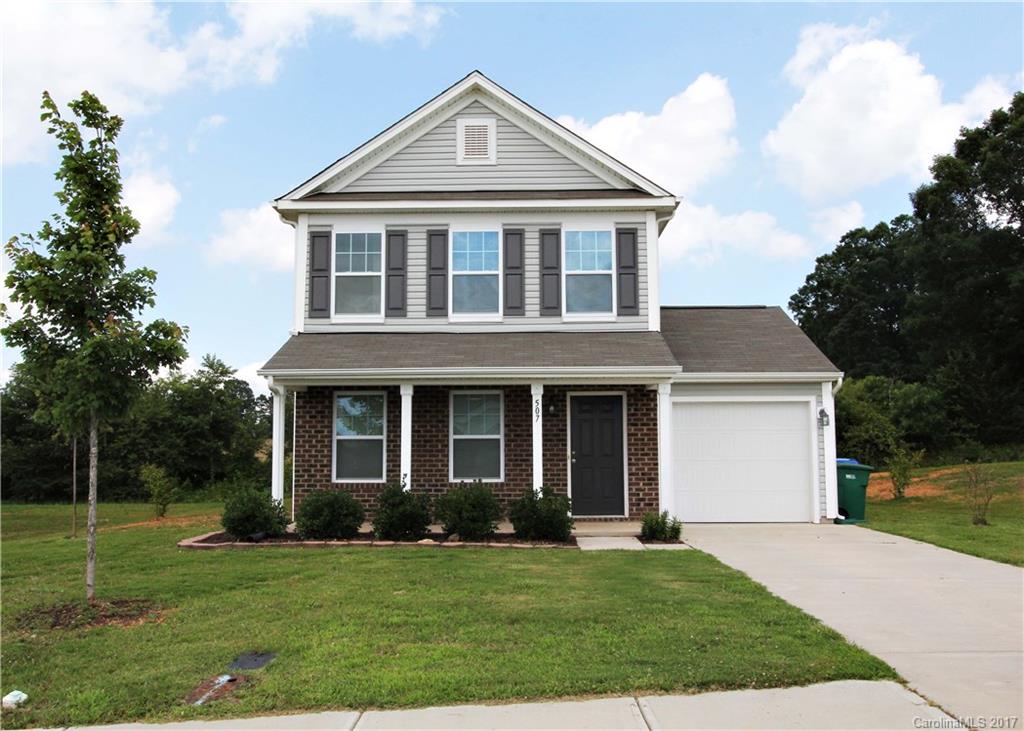 Stand out in this grey-sided, 3 bed/2 bath home situated on outside lot of Anderson Ridge subdivision. Buyers will enjoy the large living, spacious kitchen and formal dining. Upstairs, two bedrooms share a Jack-n-Jill bath, while the master suite has a nice bath and walk-in closet.