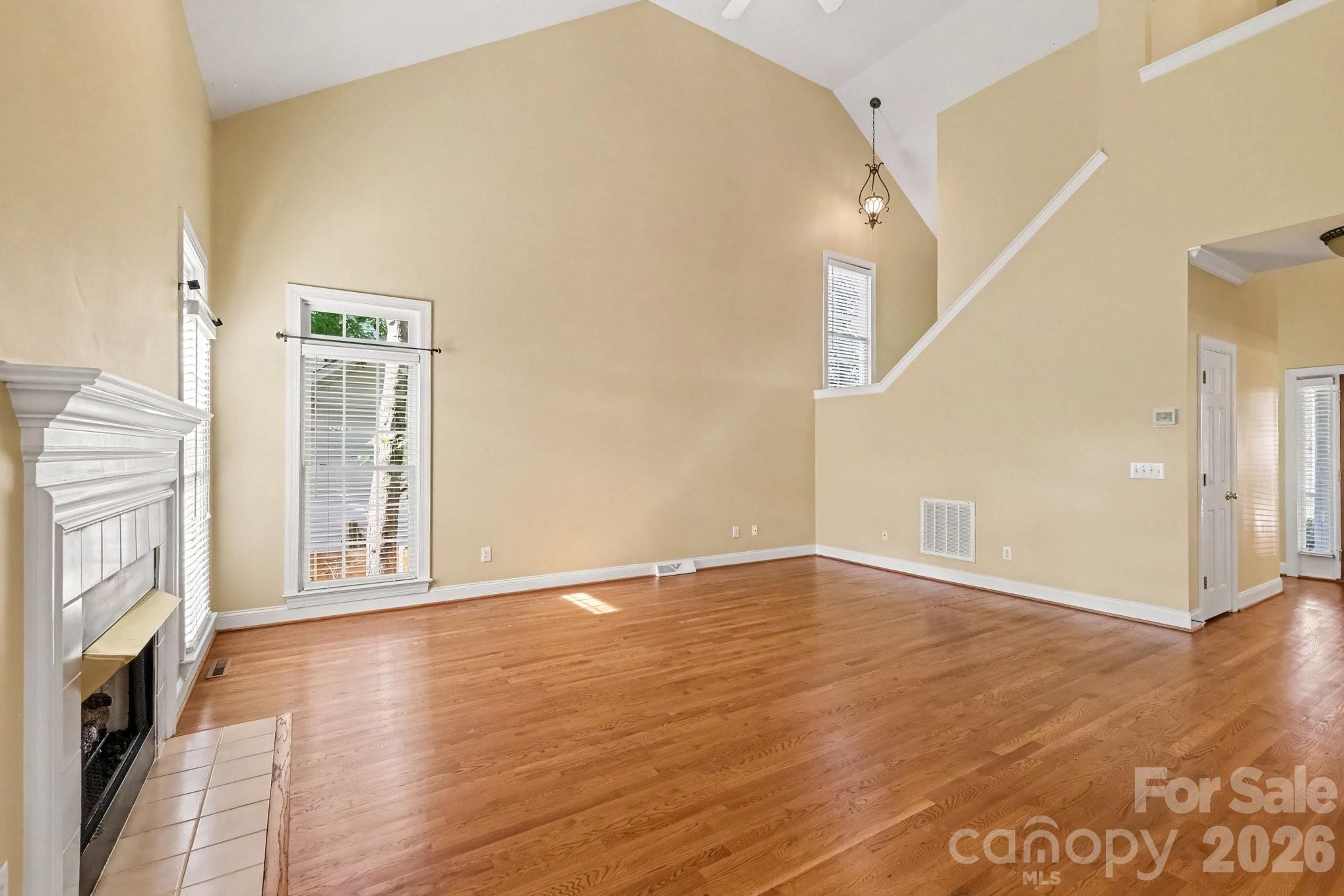The Oaks On Providence - Residential