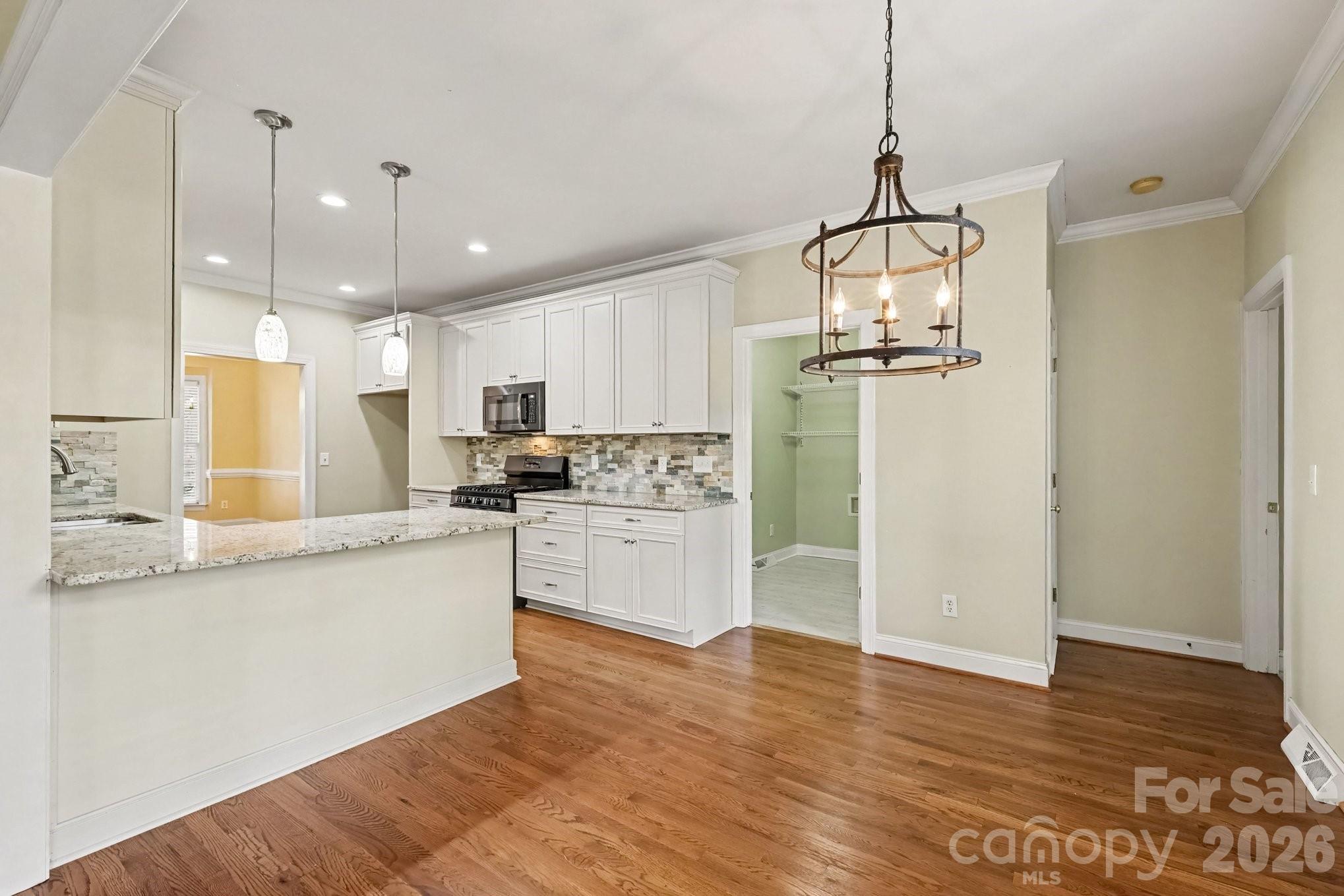 The Oaks On Providence - Residential