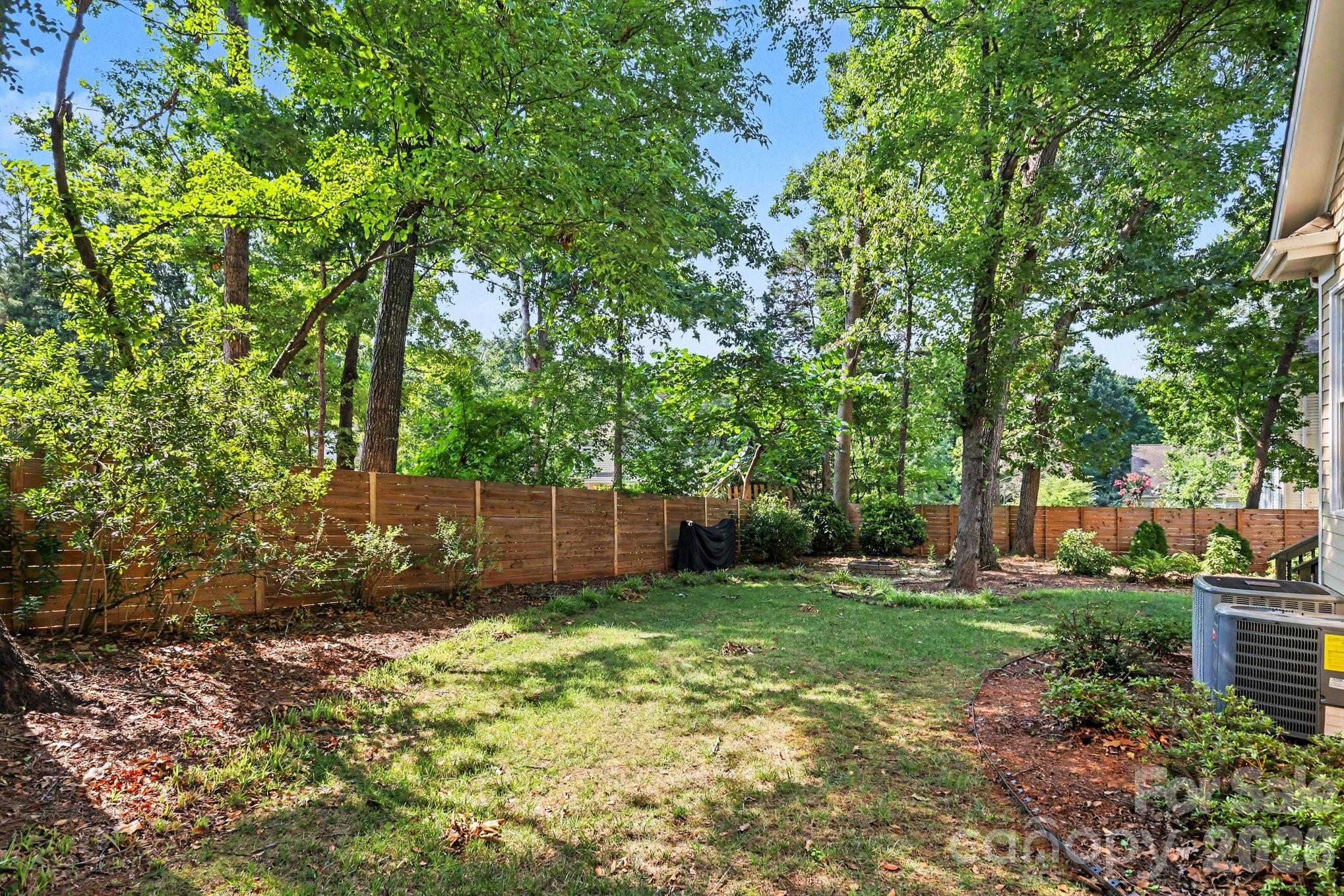 The Oaks On Providence - Residential