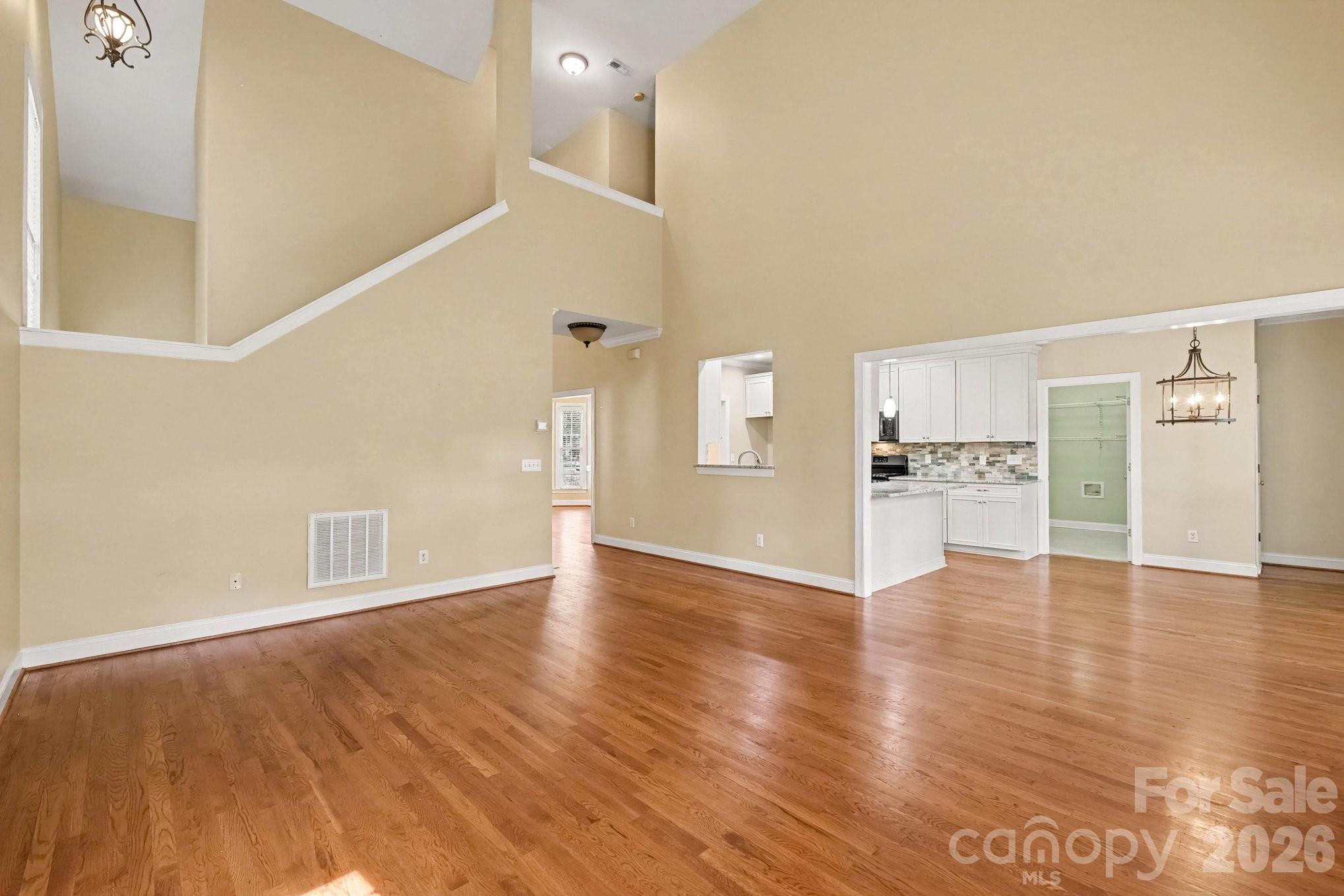The Oaks On Providence - Residential