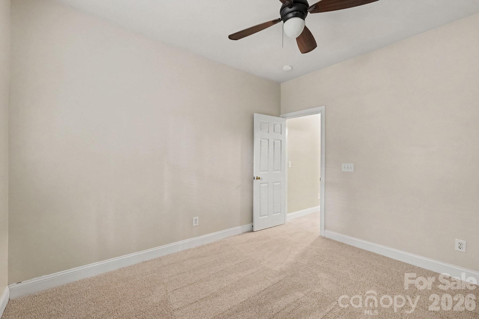 The Oaks On Providence - Residential