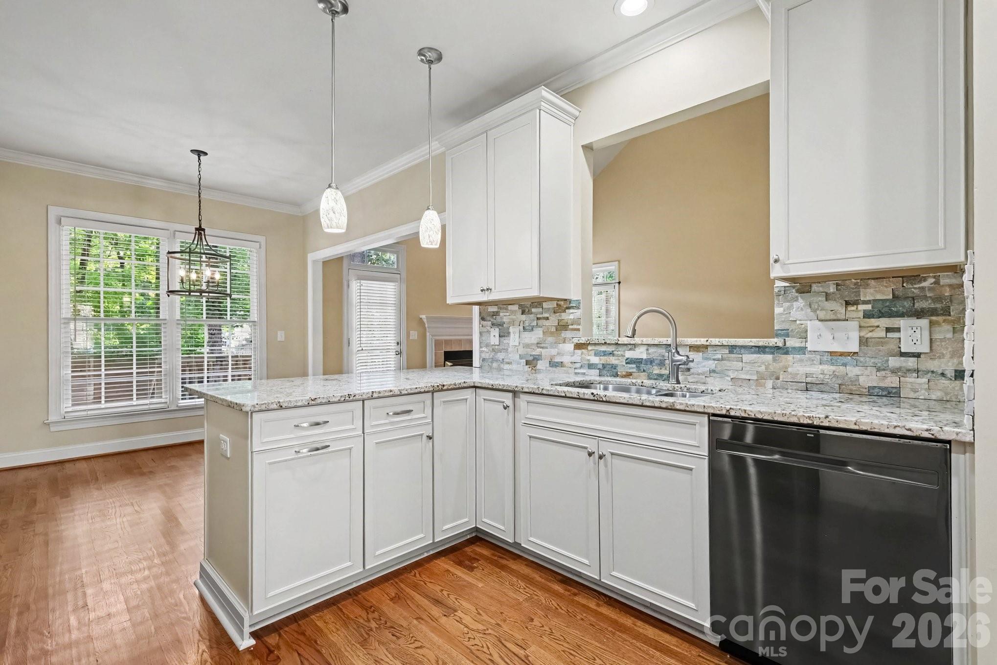The Oaks On Providence - Residential