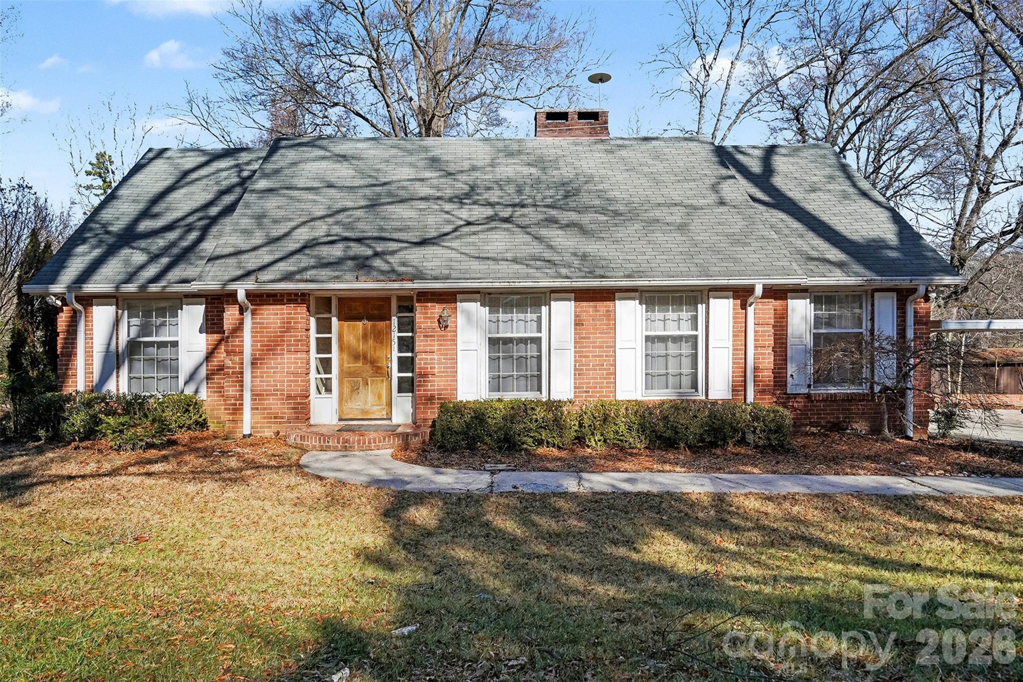 This charming home is full of potential and awaits your personal touch. With a bit of TLC, it can truly shine. Conveniently located just about 15 minutes from Uptown, the property features 4 bedrooms, 2 full bathrooms, 2 half bathrooms, and two fireplaces. A great opportunity for buyers looking to customize a home to their taste. Priced to reflect the current condition and anticipated updates.