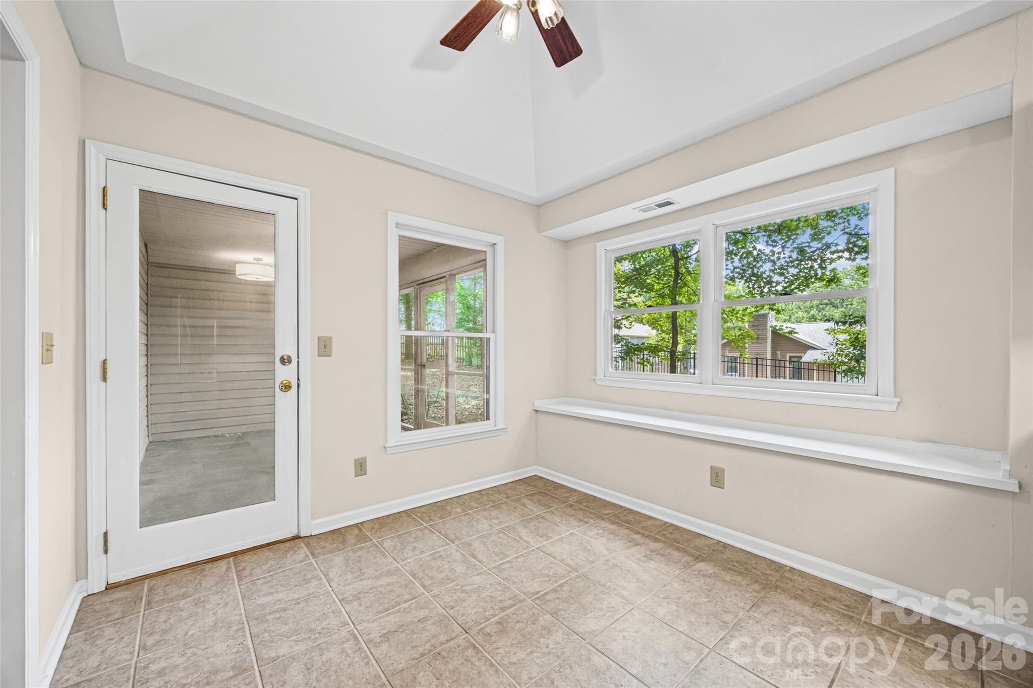 Tega Cay - Residential