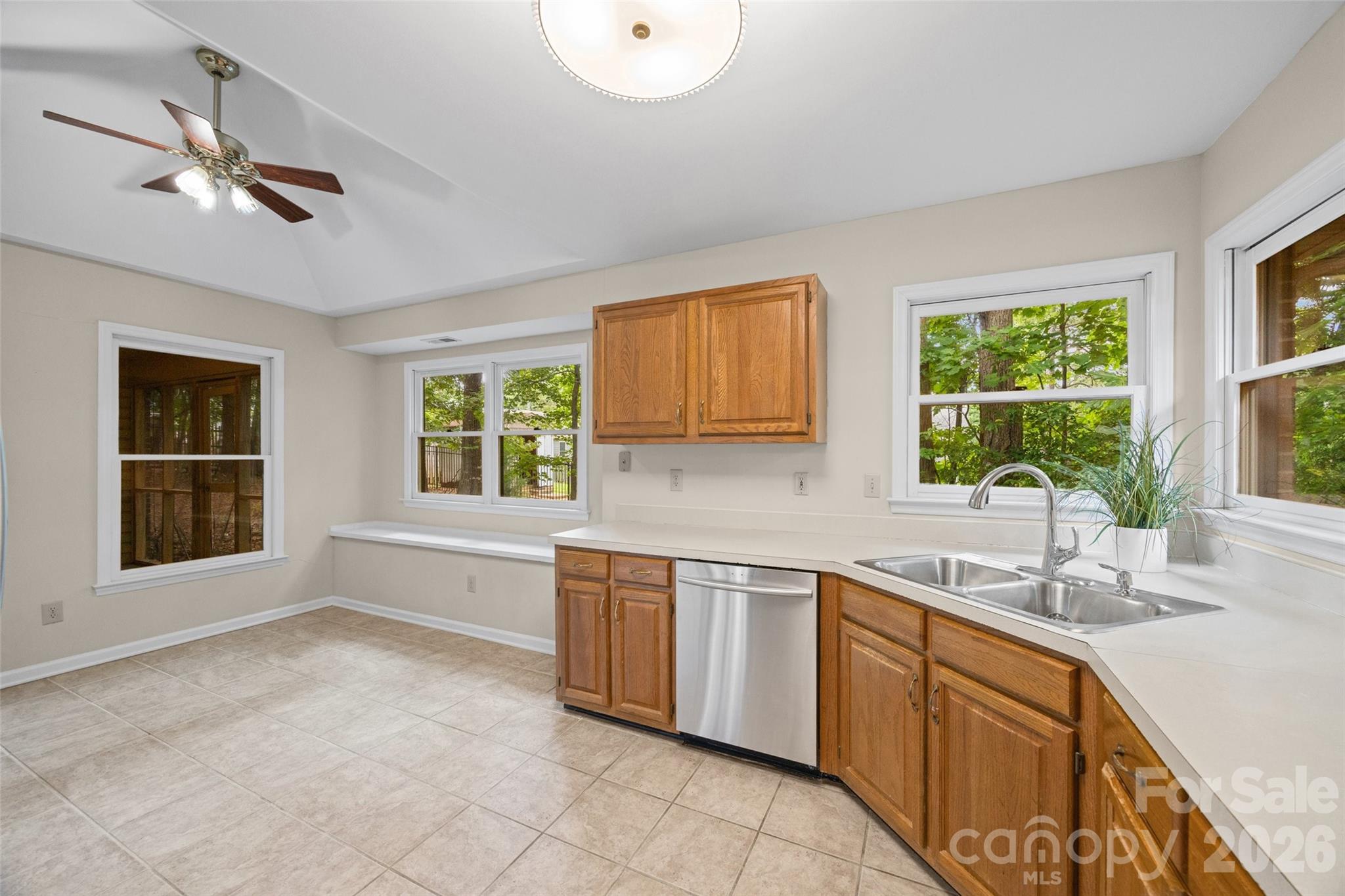 Tega Cay - Residential