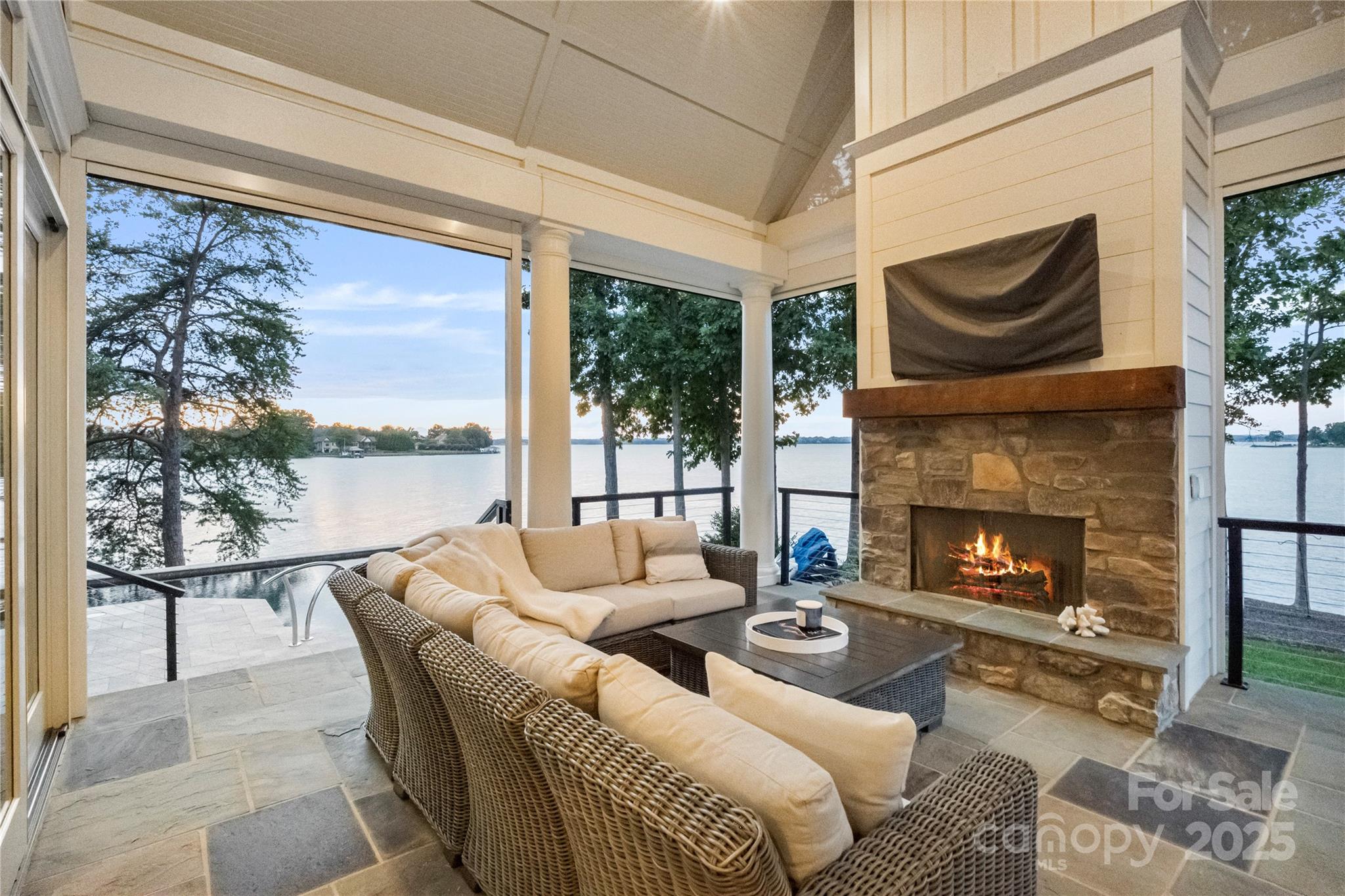 Pointe Regatta - Residential