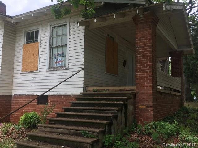 Great Investment Property!! Multi unit with 4 bedroom & 4 bath altogether located inside city limit with plenty of living space. Call us to schedule appointment. Don't miss the opportunity.