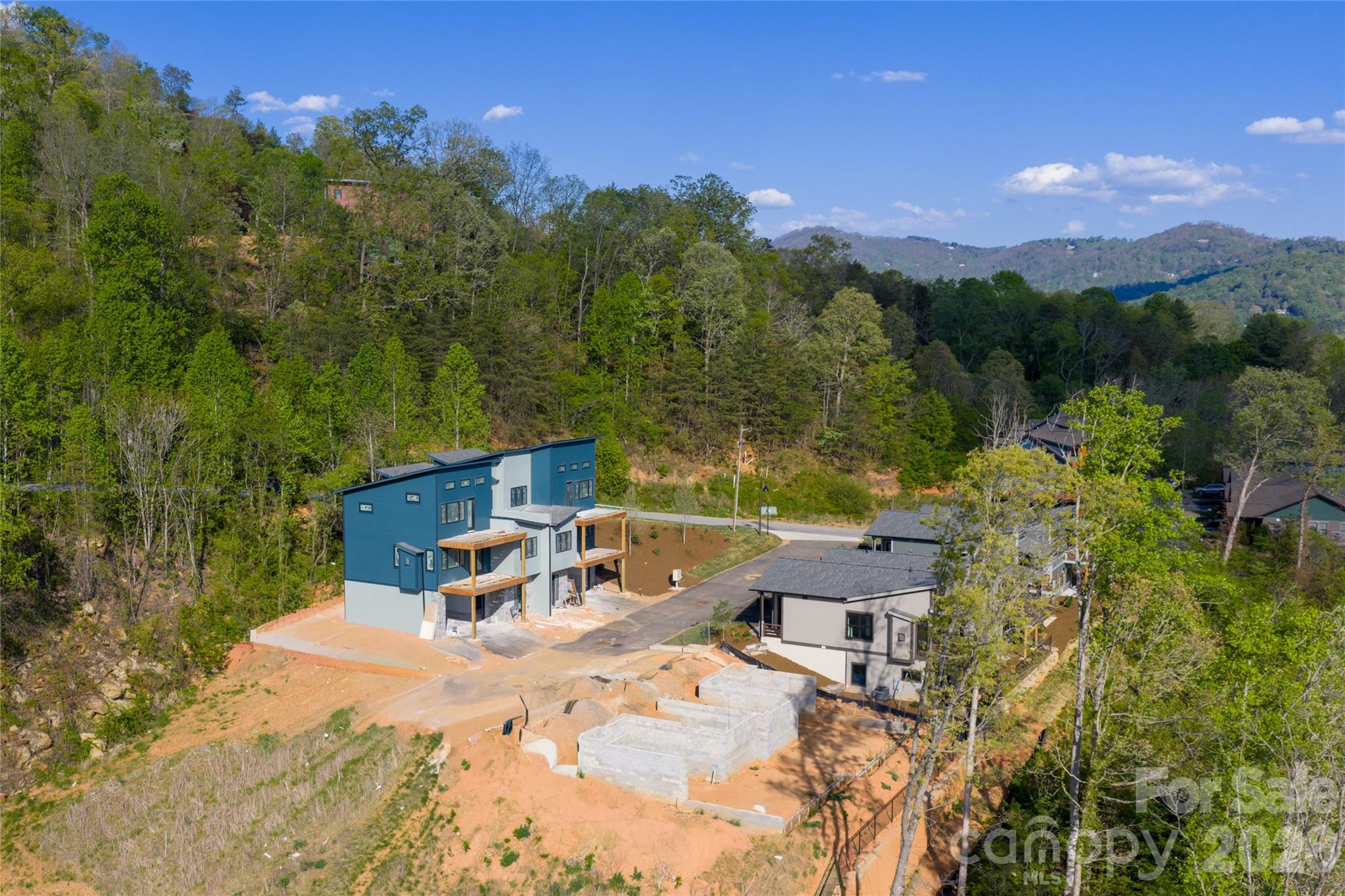 Reynolds Mountain Villas - Residential