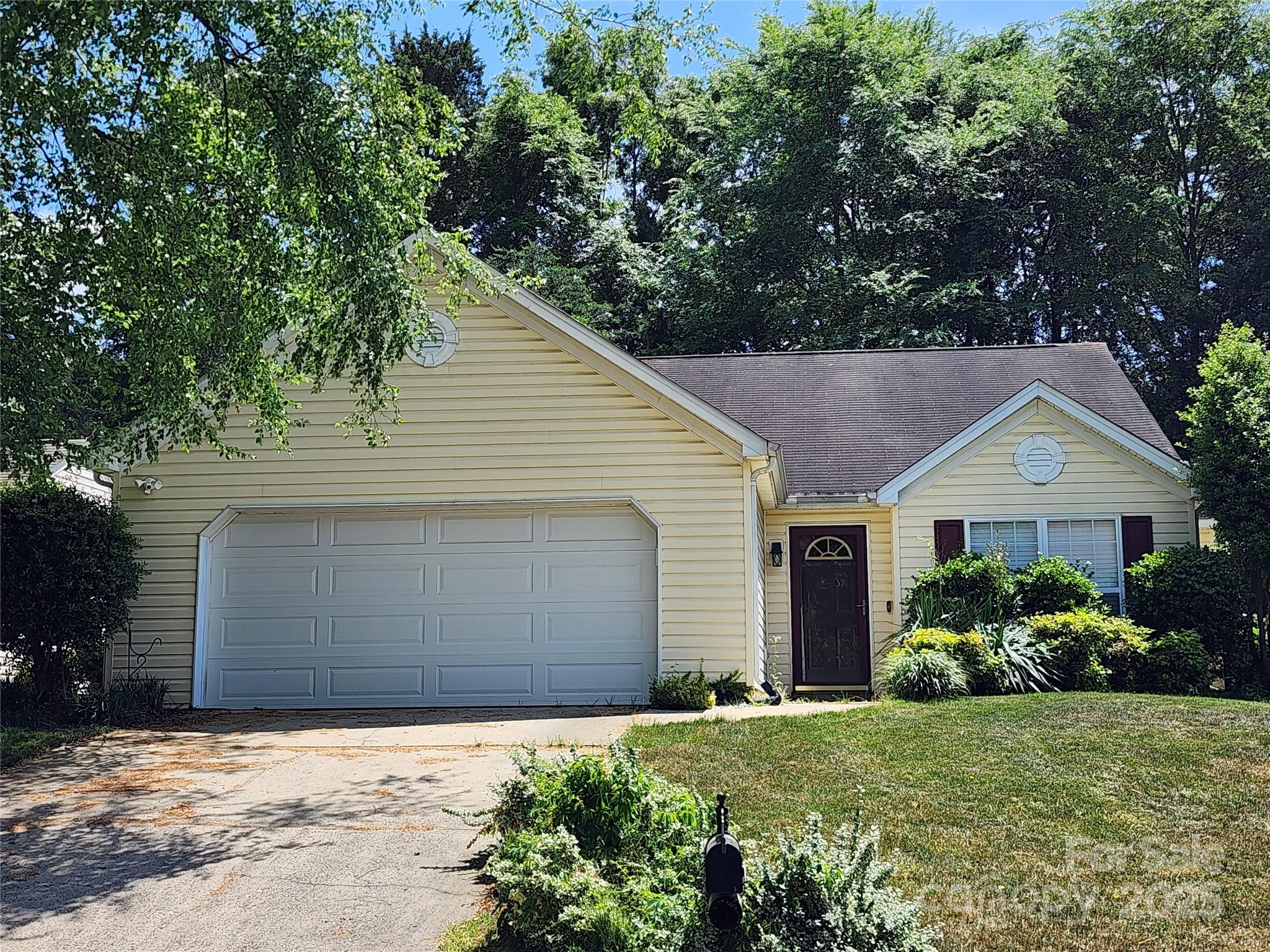 Investor Special—great investment opportunity. Home is in original 1998 condition to include roof and age of HVAC.  One owner home, estate sale. Nice hardwood floors throughout, patio overlooks flat backyard. Sold As-Is.