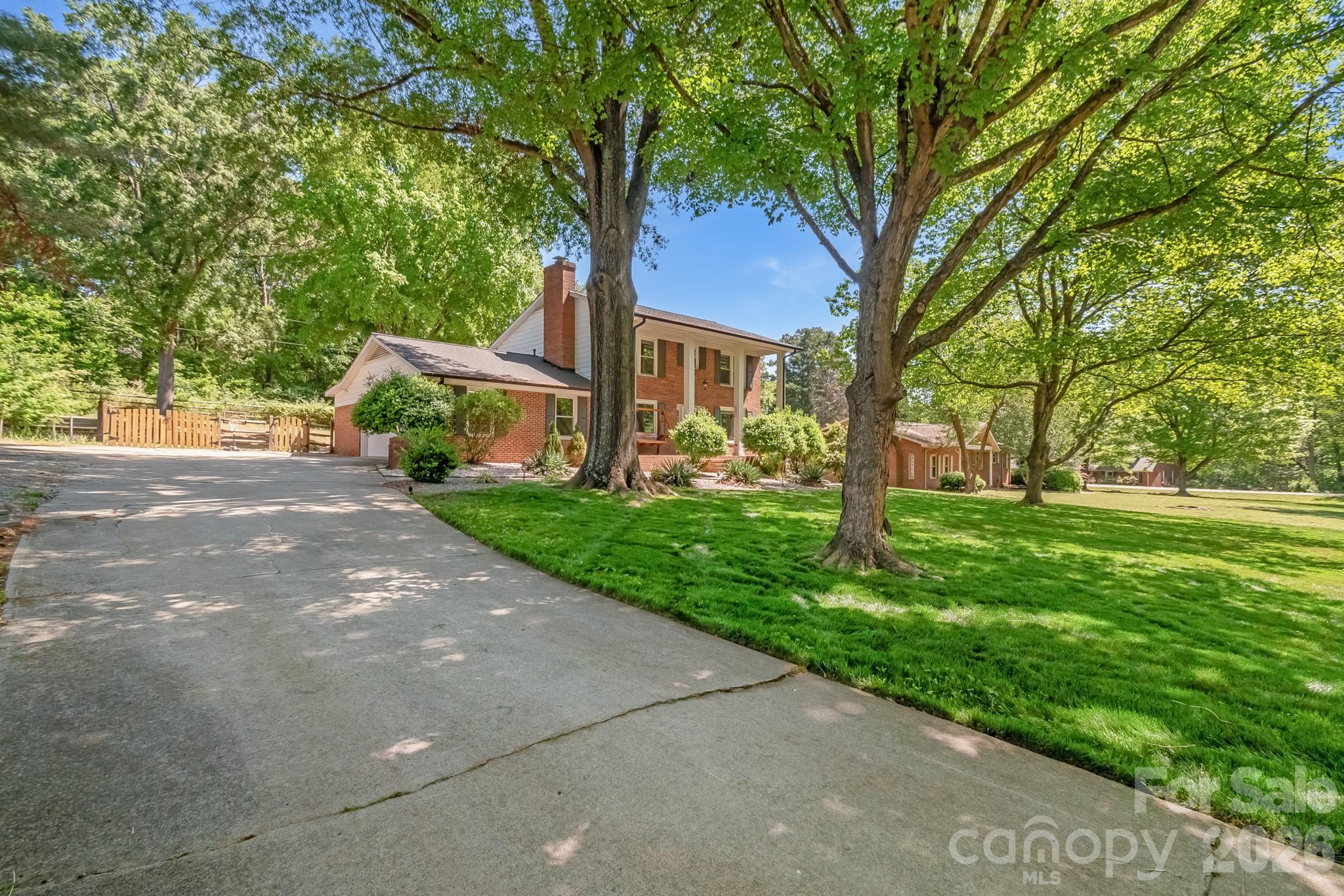 Quail Hollow Park - Residential