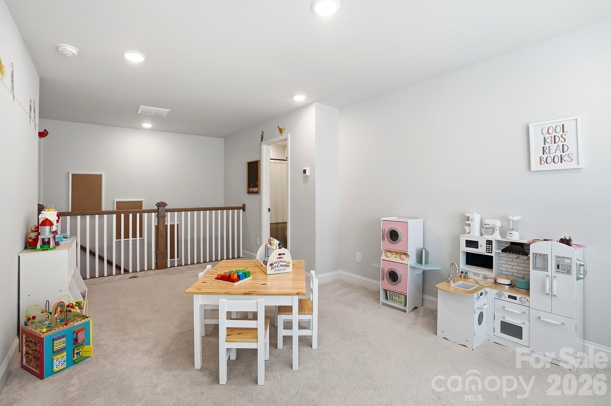 Villa Heights - Residential