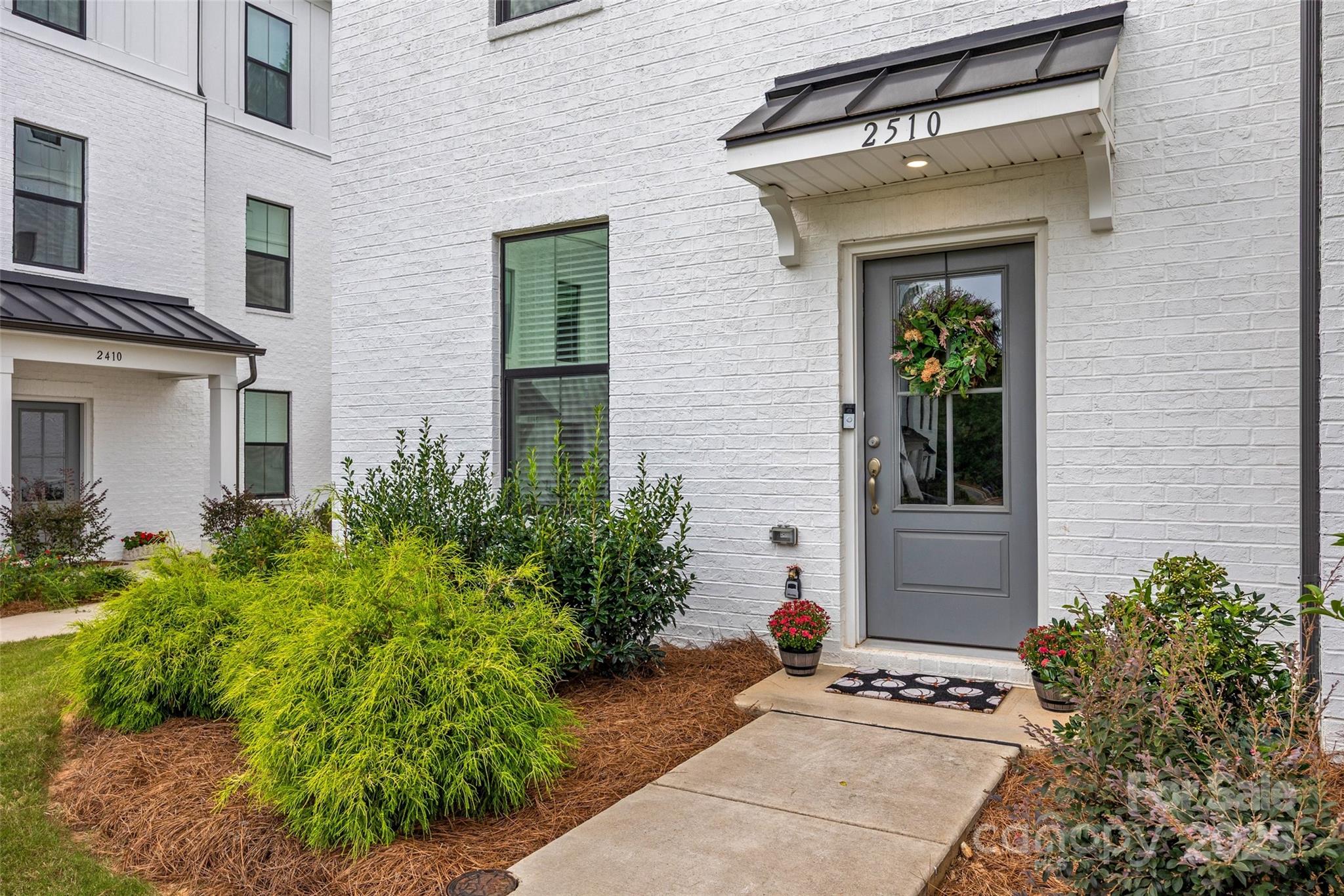 The Townes of Cotswold - Residential