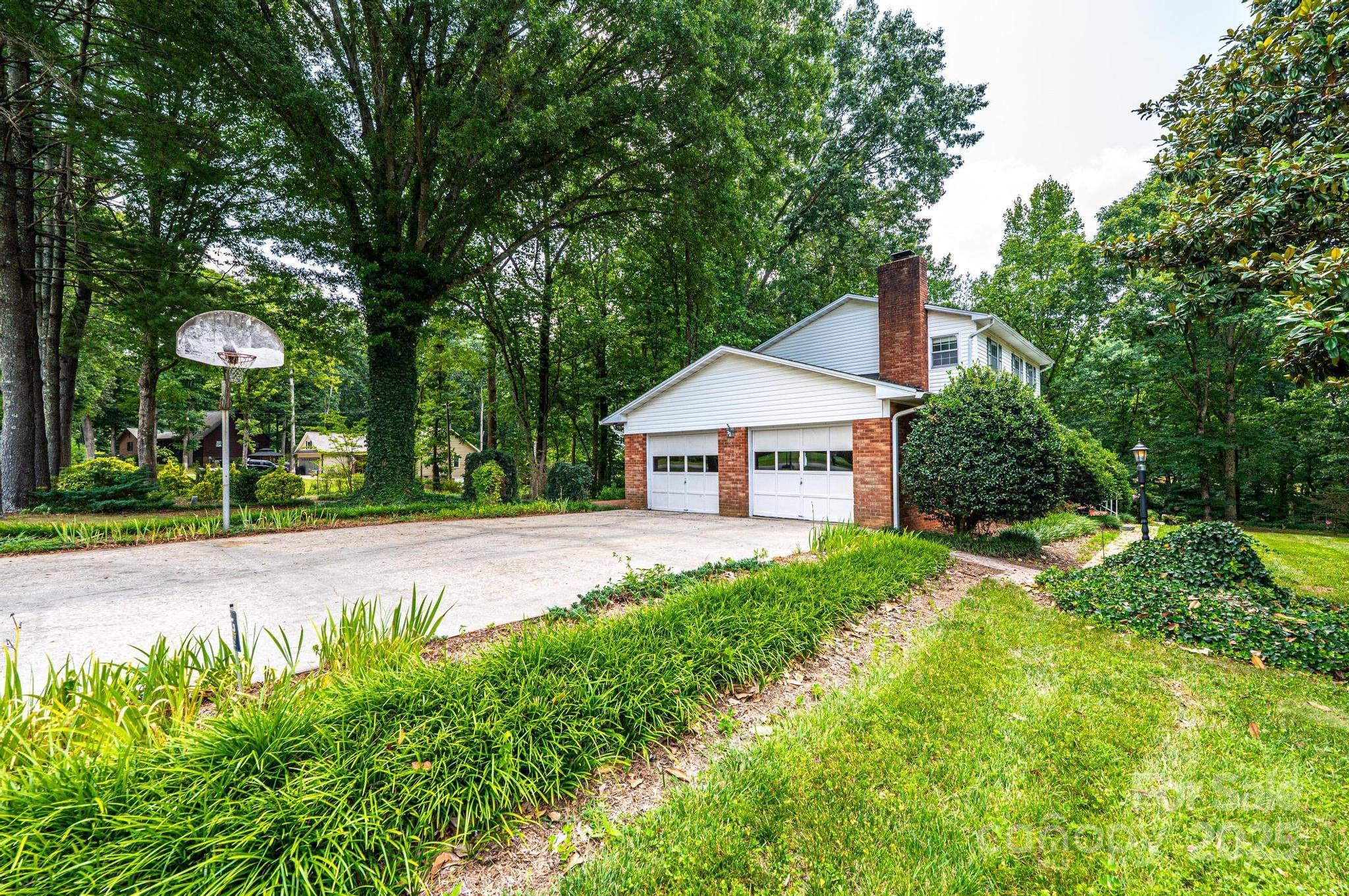Woodland Oaks - Residential