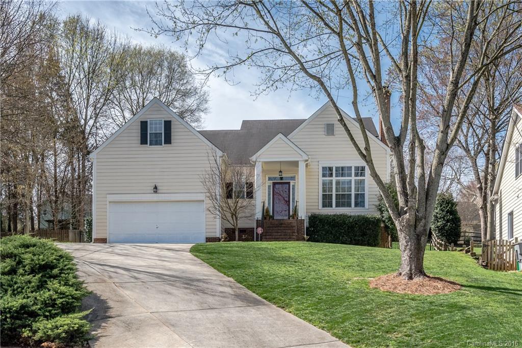 Beautiful home in desirable neighborhood. Kitchen features solid maple glazed cabinets, granite counters, tile backsplash & SS appliances. Master suite on main with walk-in closet, dual vanity & makeup counter, granite tops & tiled walk-in shower. Large room off kitchen & dining with breakfast area & full wet bar with solid maple top great for entertaining! Spacious bonus room & two bedrooms upstairs. Site-sanded oak hardwood & tile floors. Large patio area & black aluminum fence. New HVAC 2015!