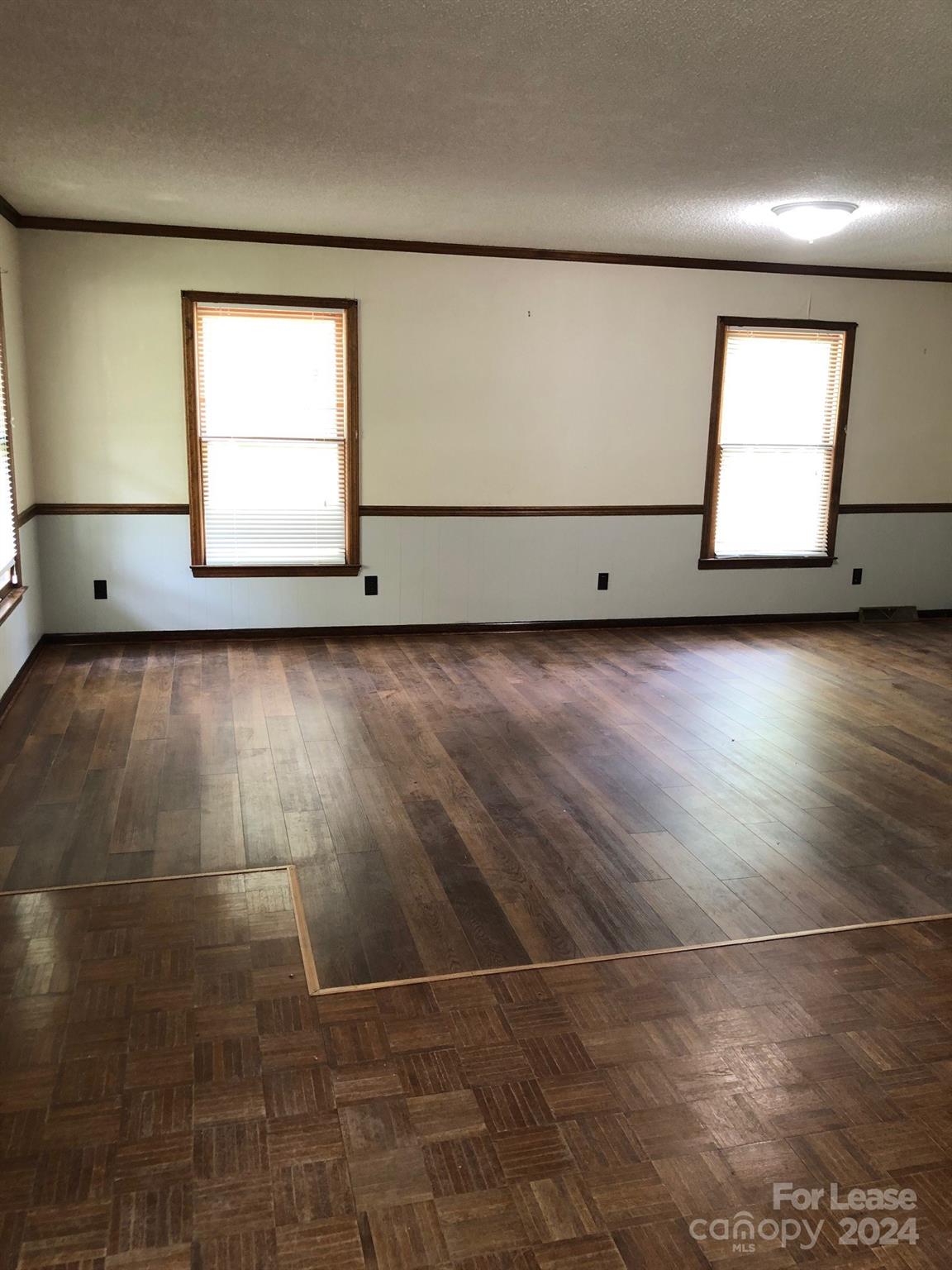 Ragin Estates - Residential Lease