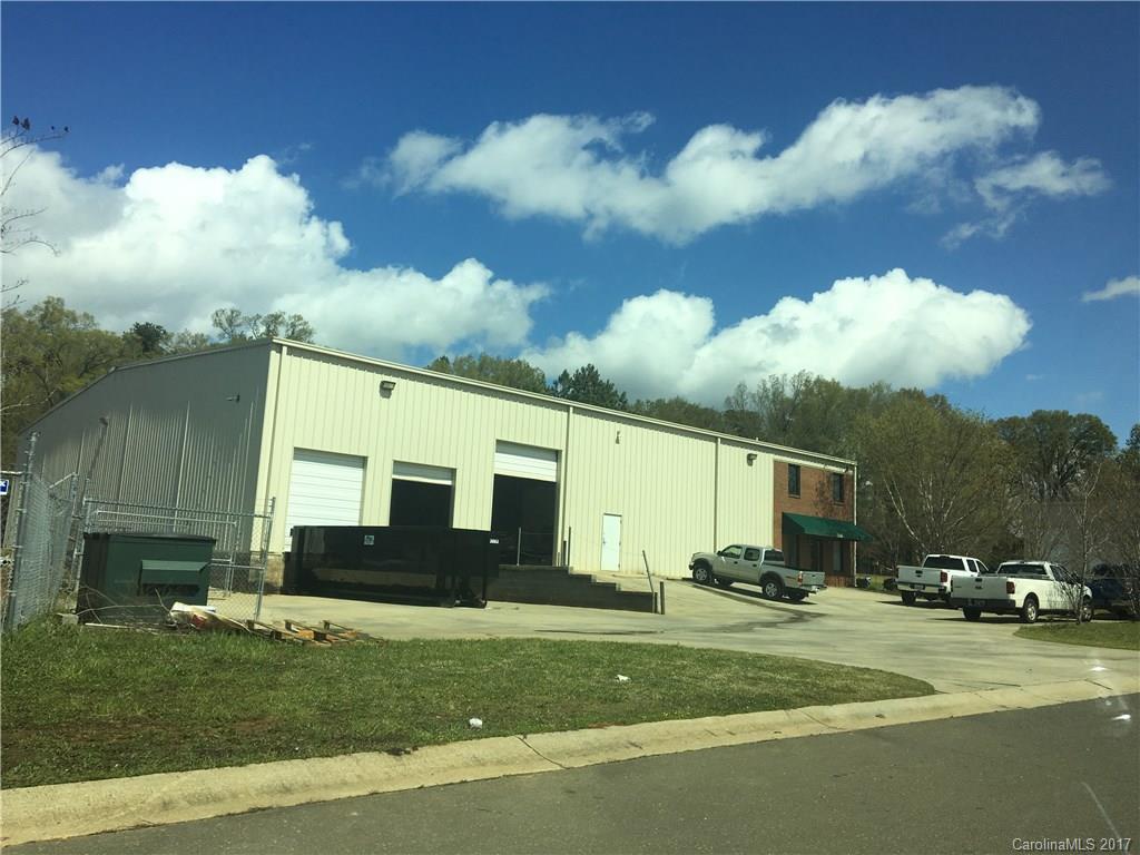Are you ready to take your growing business to the next level and keep up with this growing economy?!?! Well here's the start to making your business more valuable and stop renting, buy this amazing commercial warehouse which includes 4 offices, 2 bathrooms and a shower.