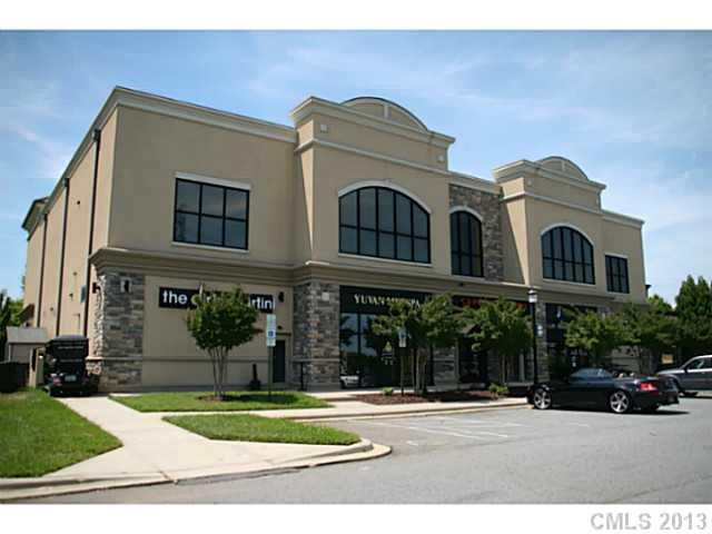 LAST REMAINING RETAIL SPACE IN KENTON PLACE!! EXISTING MEDSPA/SPA/SALON Unique Class A 2,290sq ft former MedSpa complete with furniture+some equipment.Double-fronted storefront retail unit w/76 parking spaces on site +5 on Kenton Drive. 2 Receptions+Waiting Areas,Retail Sales,Consult,6 treatment Rms.Nurse Stn+Office. Plan can accommodate 2 specialty uses with own entrances. TICAM @ $3.54/SF.