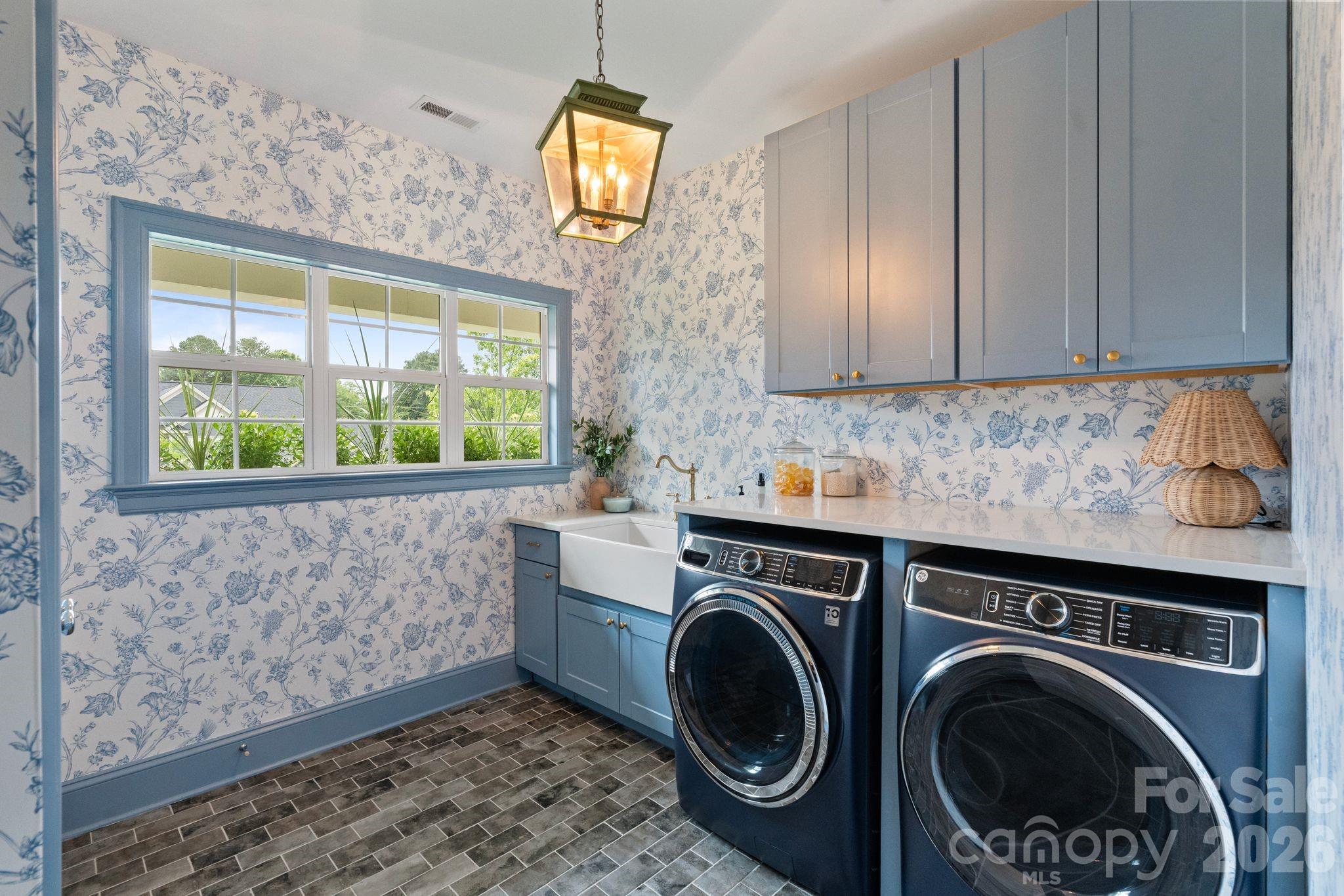 Hollins Grove - Residential