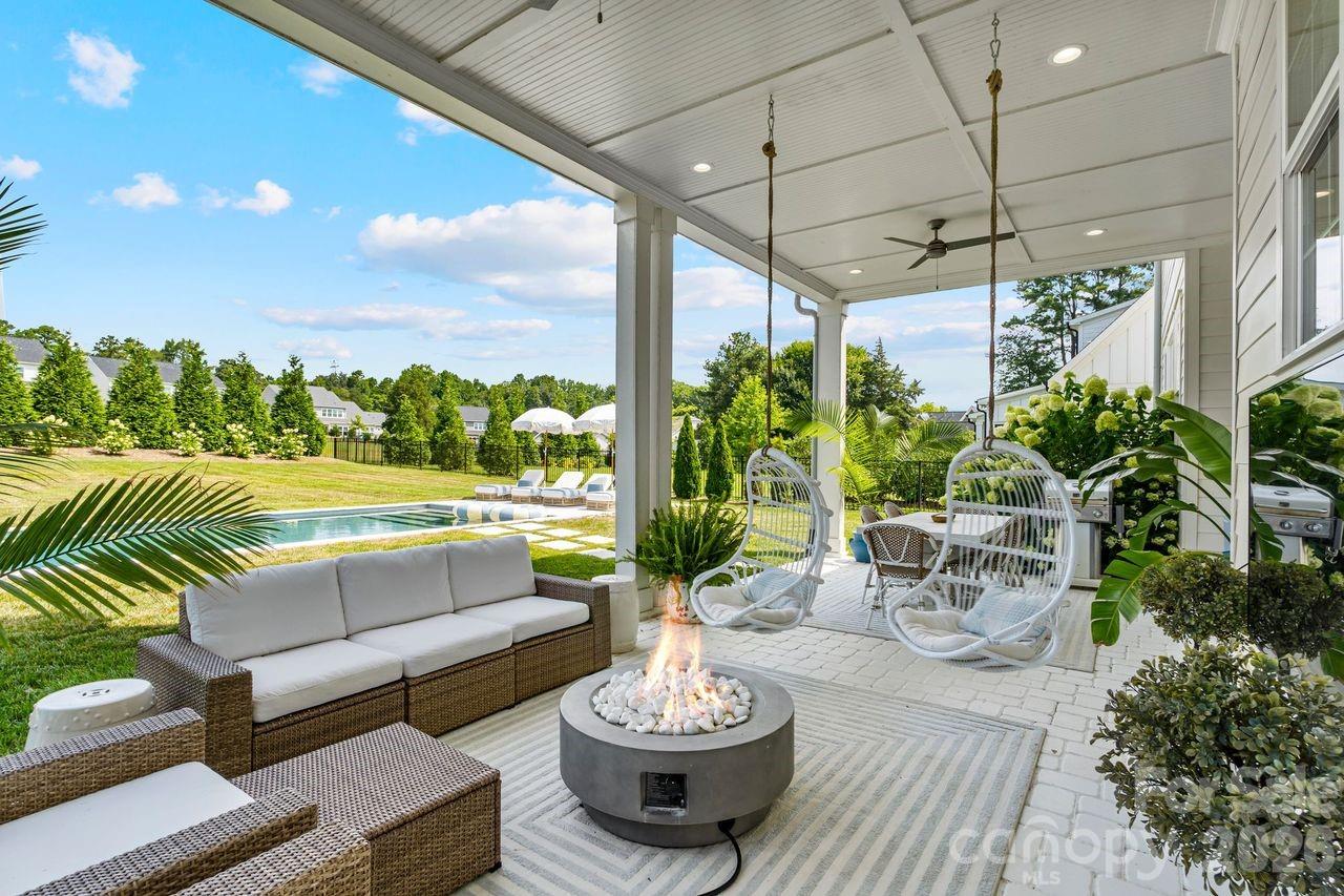 Hollins Grove - Residential