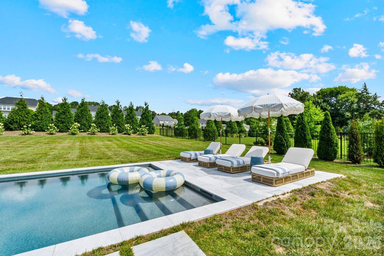 Hollins Grove - Residential