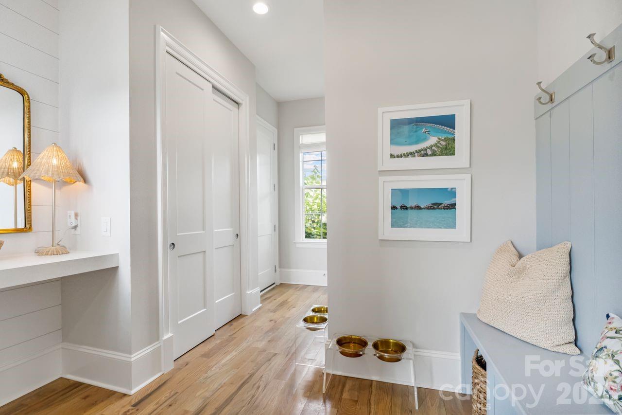 Hollins Grove - Residential