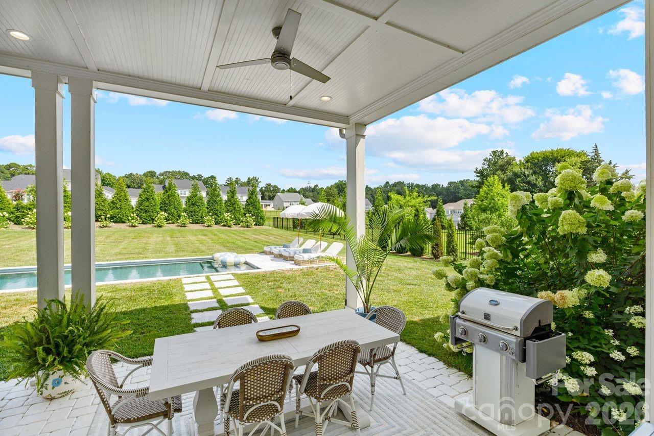 Hollins Grove - Residential