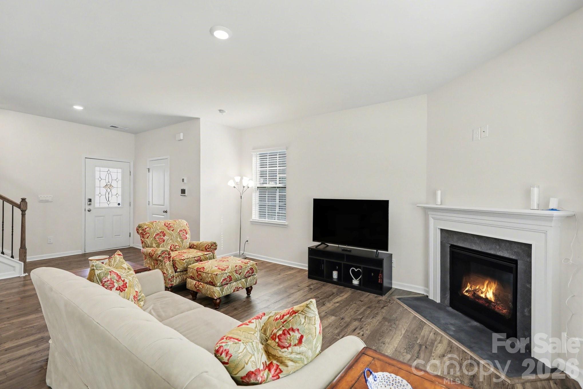 The Enclave At Sugar Creek - Residential