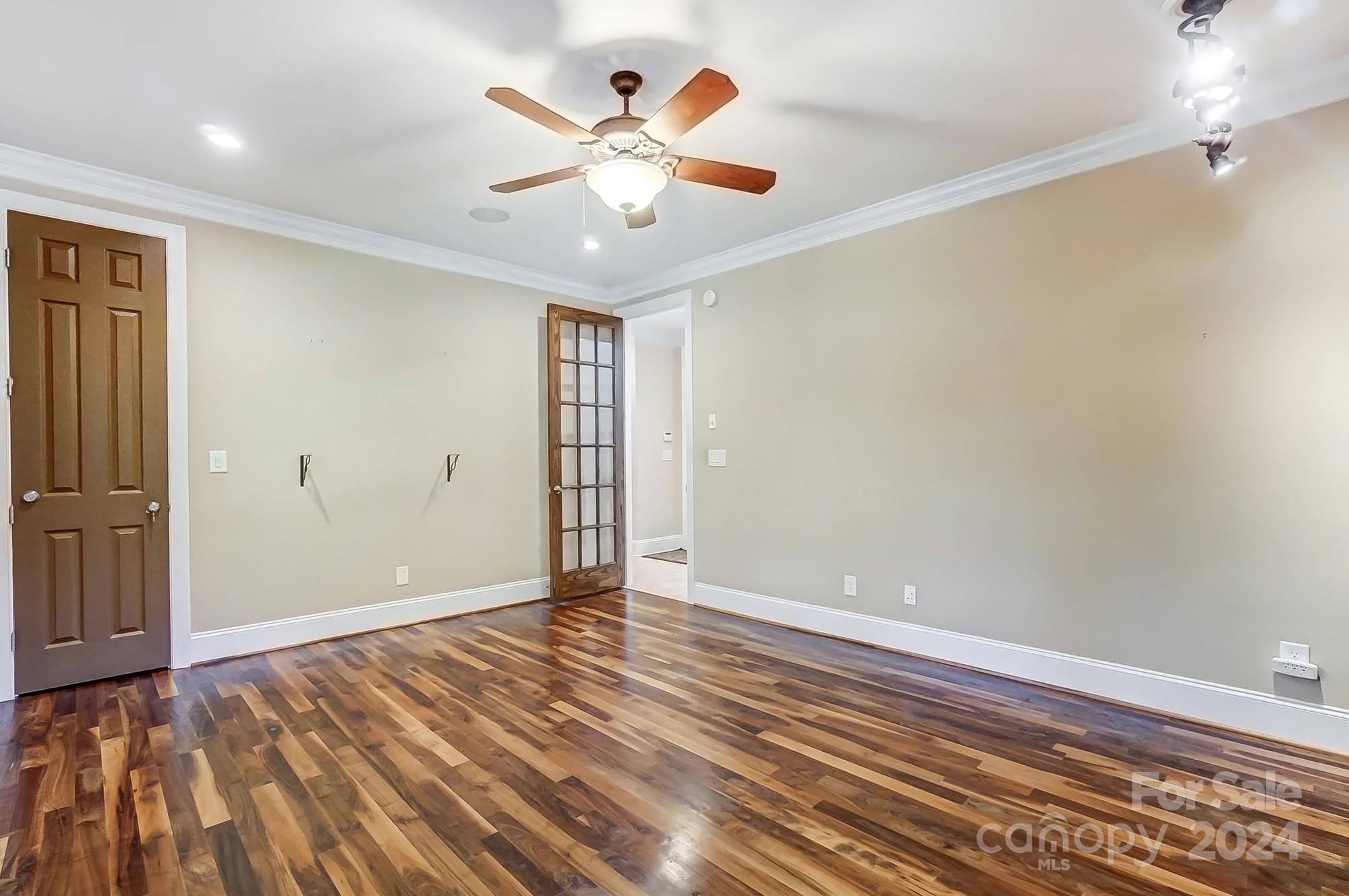 Laurel Creek - Residential