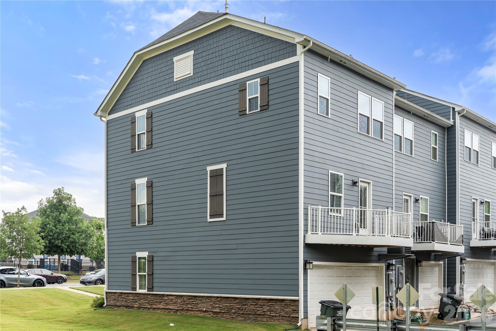 Riverbend Towns - Residential