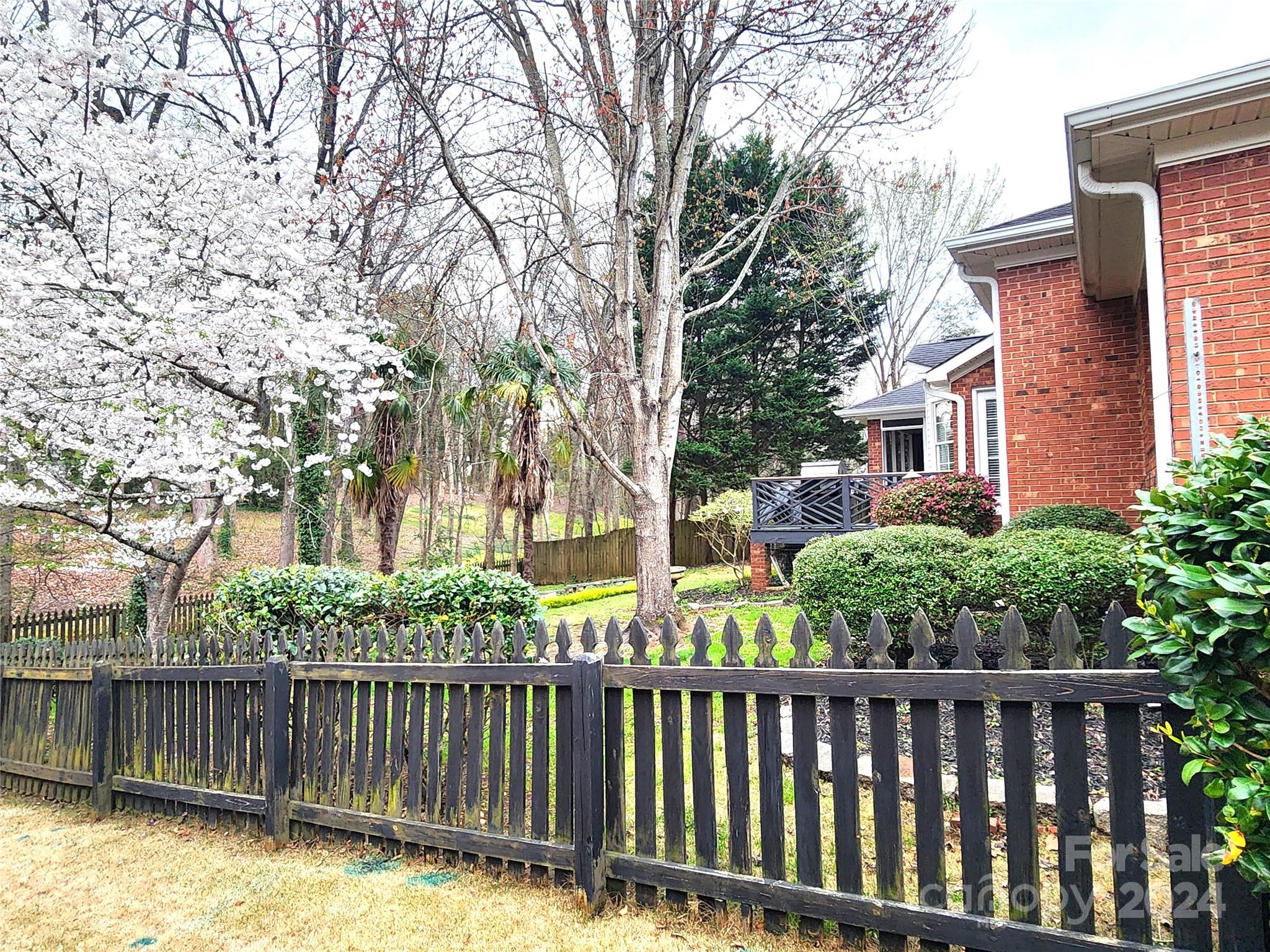 Creekside - Residential