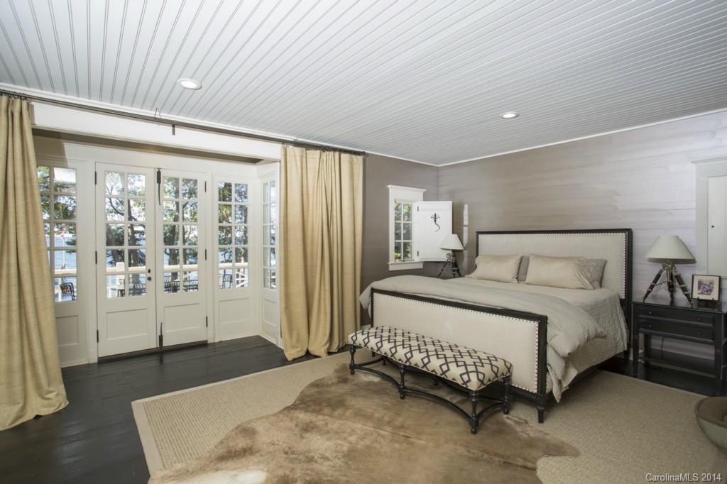 The Peninsula - Residential