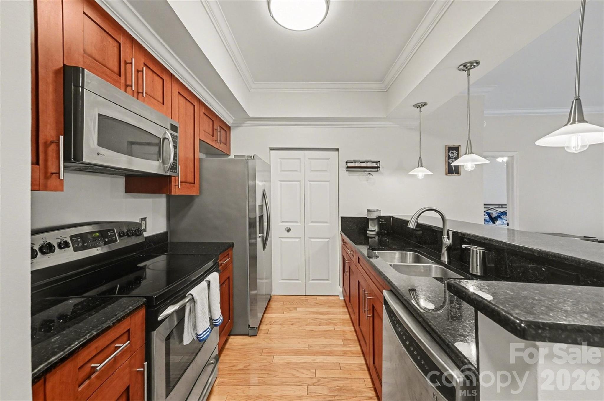 Fifth and Poplar - Residential