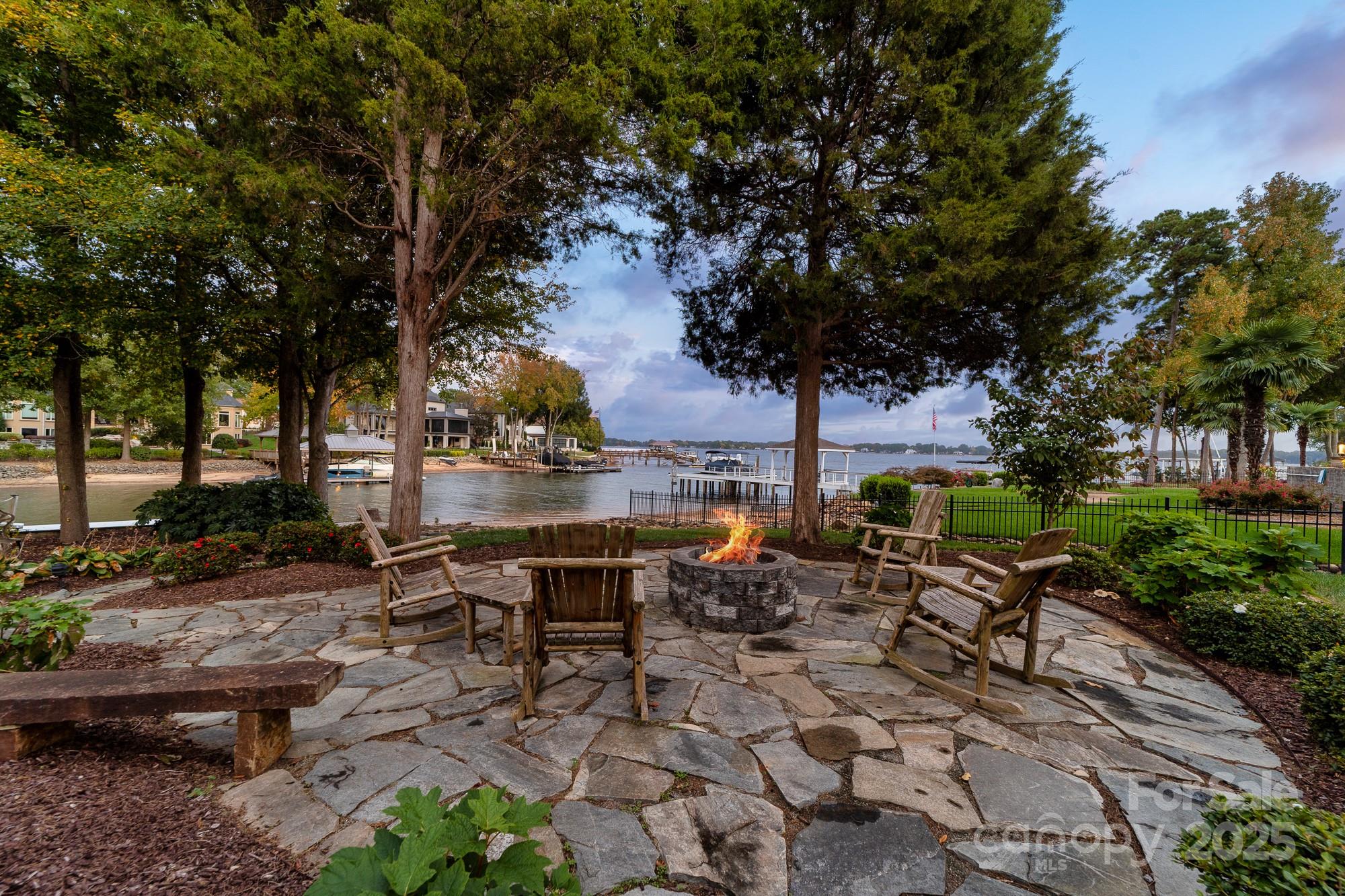 The Peninsula - Residential