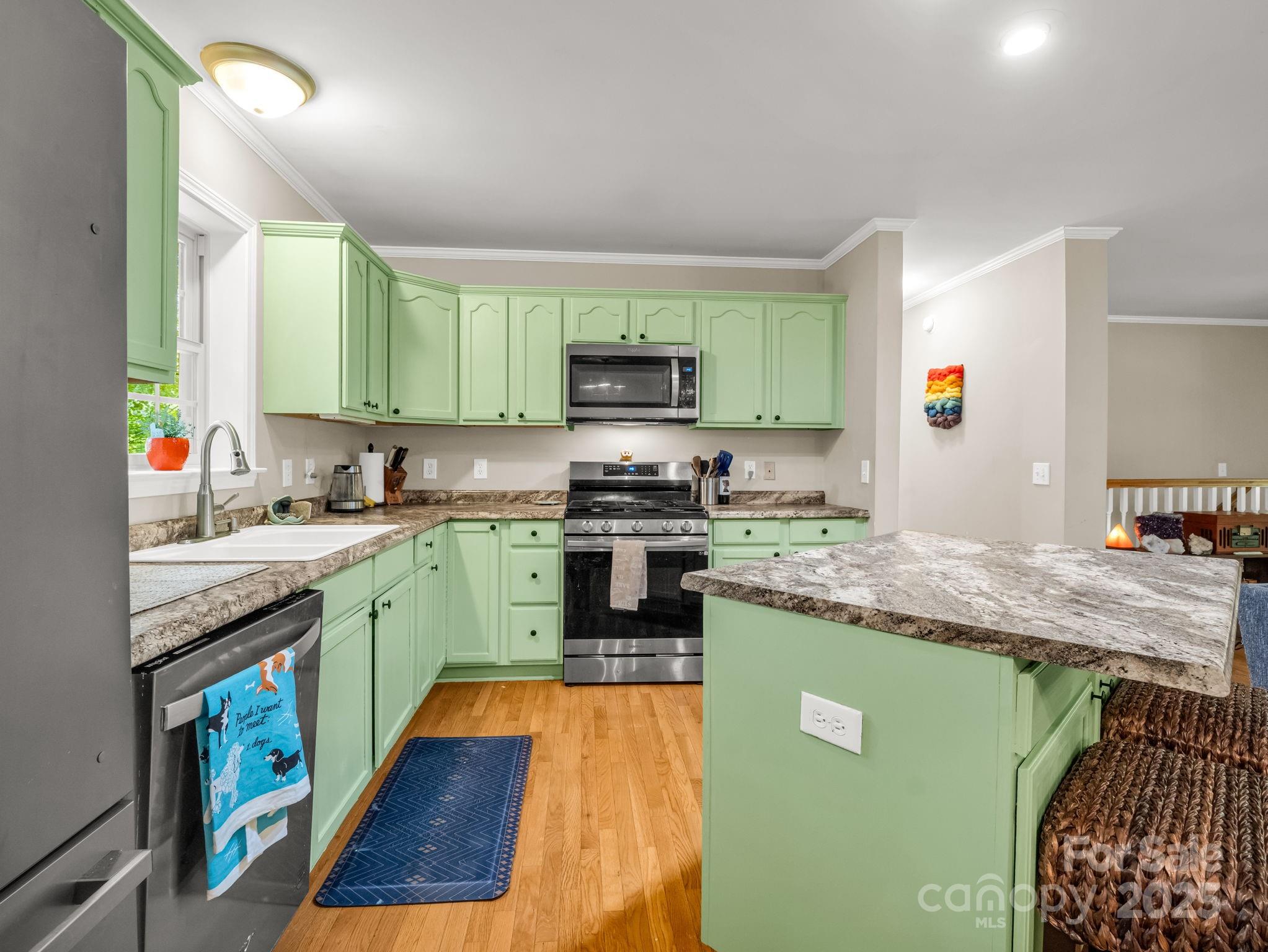 Gateway Mountain - Residential