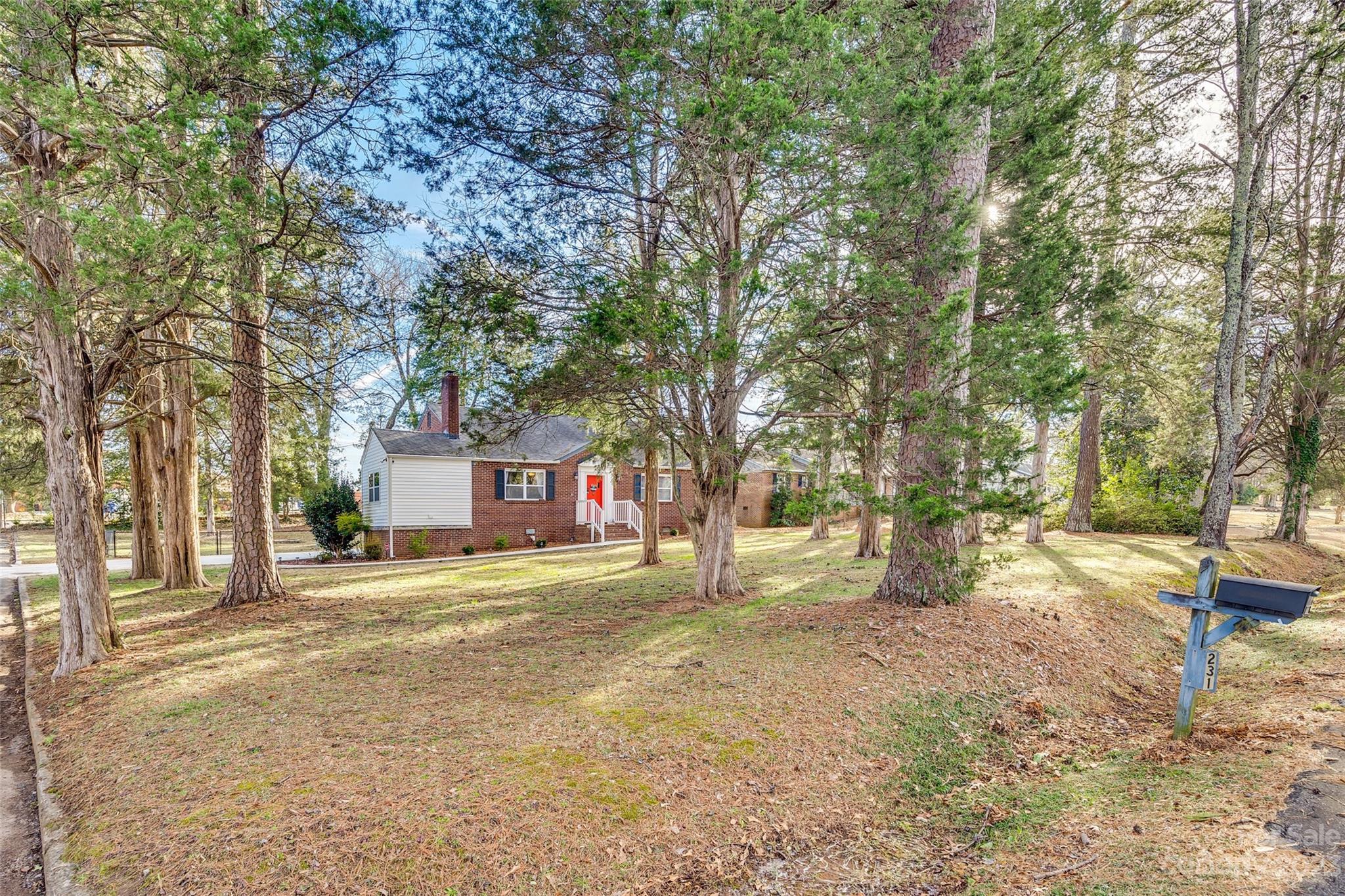 Country Club Estates - Residential