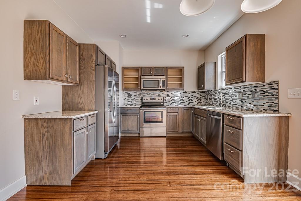 Avery Lake - Residential Lease