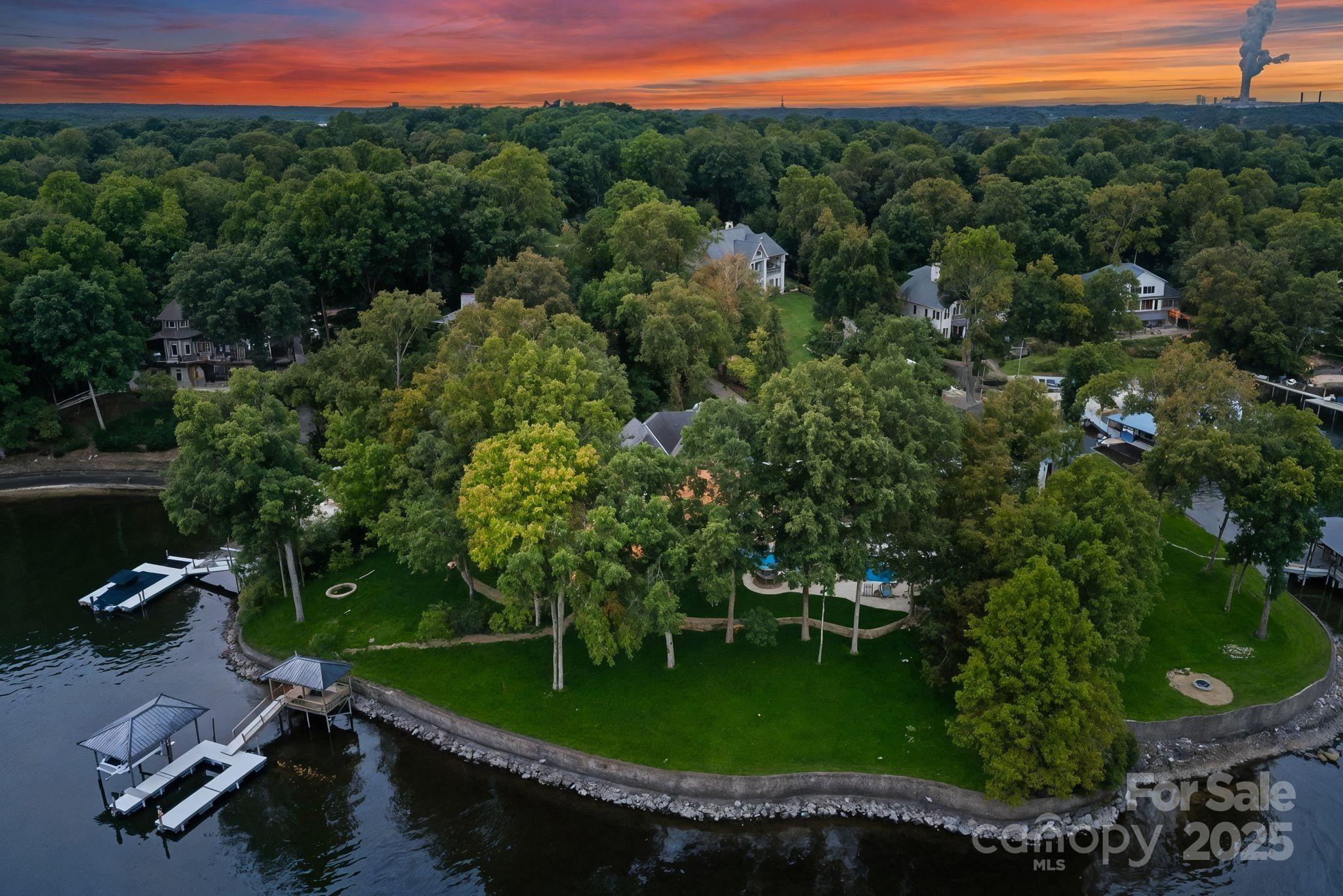 Pinnacle Shores - Residential