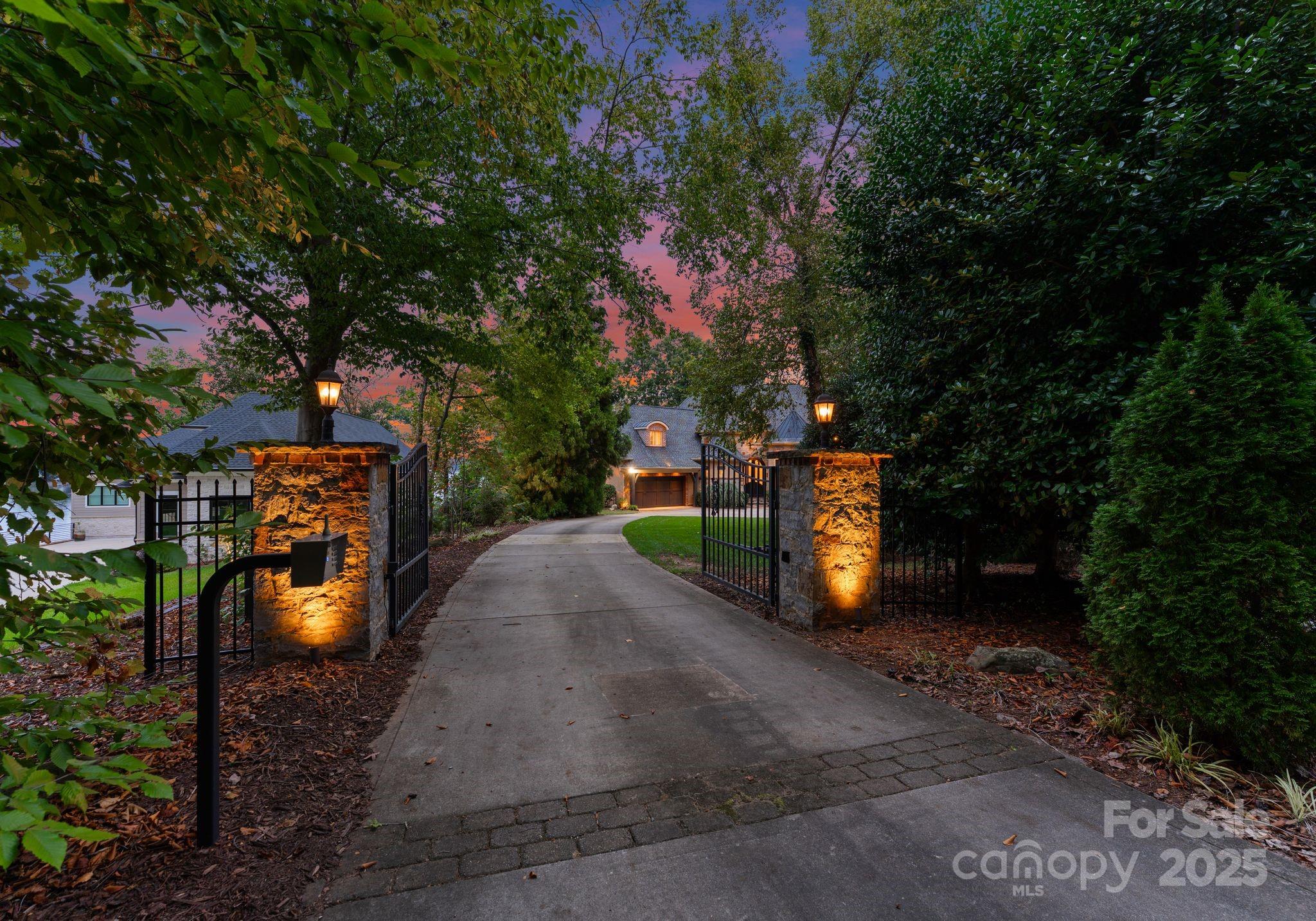 Pinnacle Shores - Residential